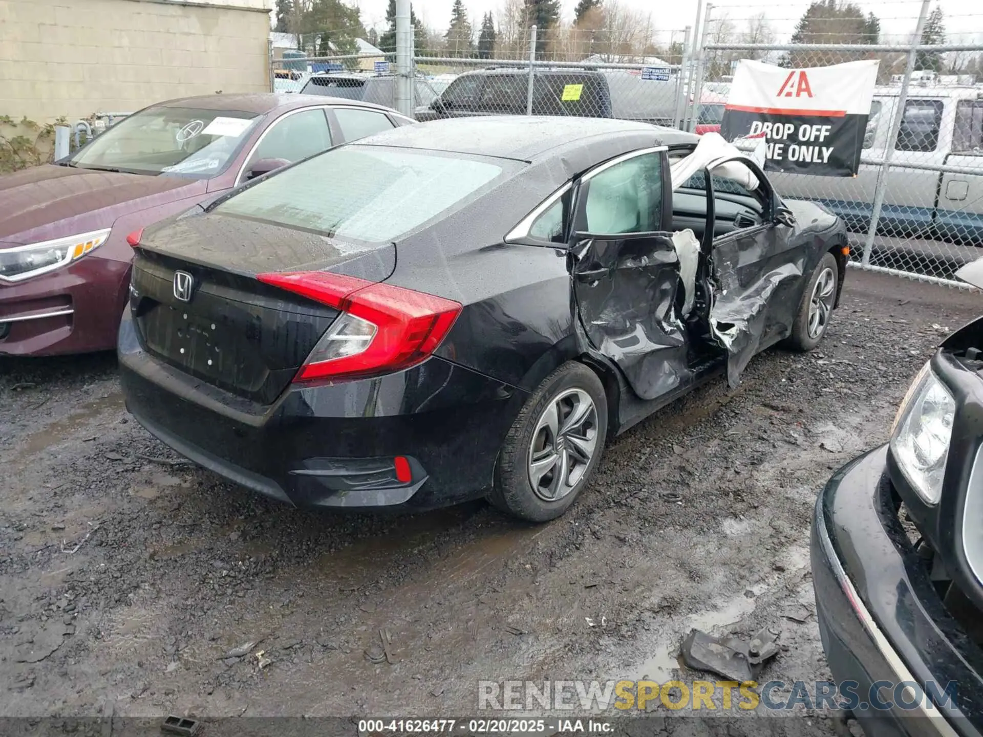 4 Photograph of a damaged car 2HGFC2F60KH555359 HONDA CIVIC 2019
