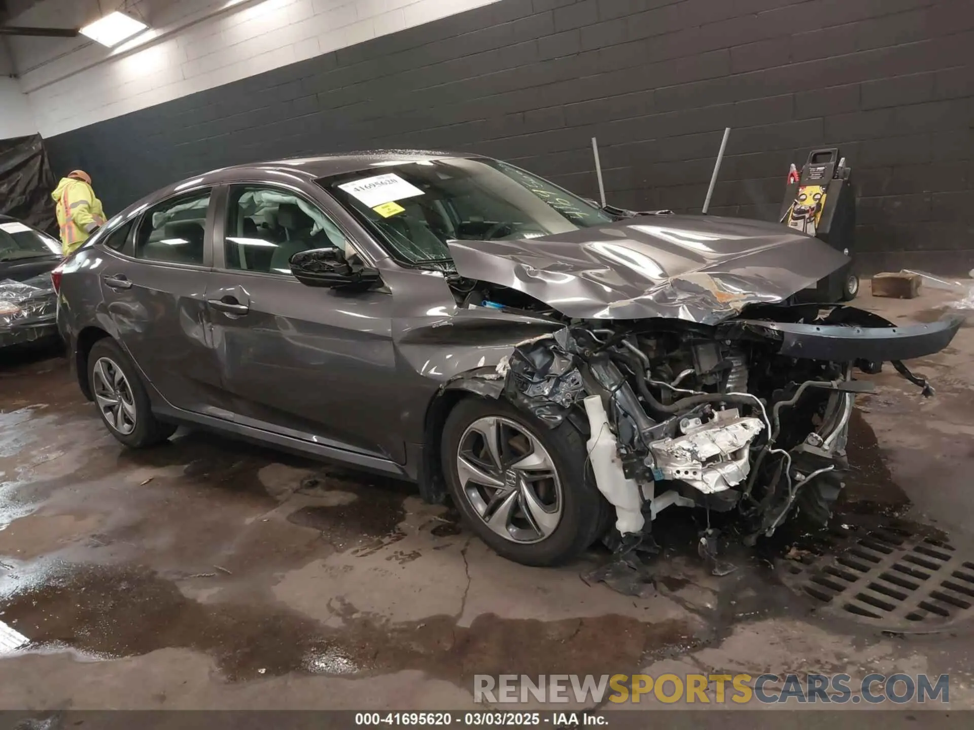 1 Photograph of a damaged car 2HGFC2F60KH556785 HONDA CIVIC 2019