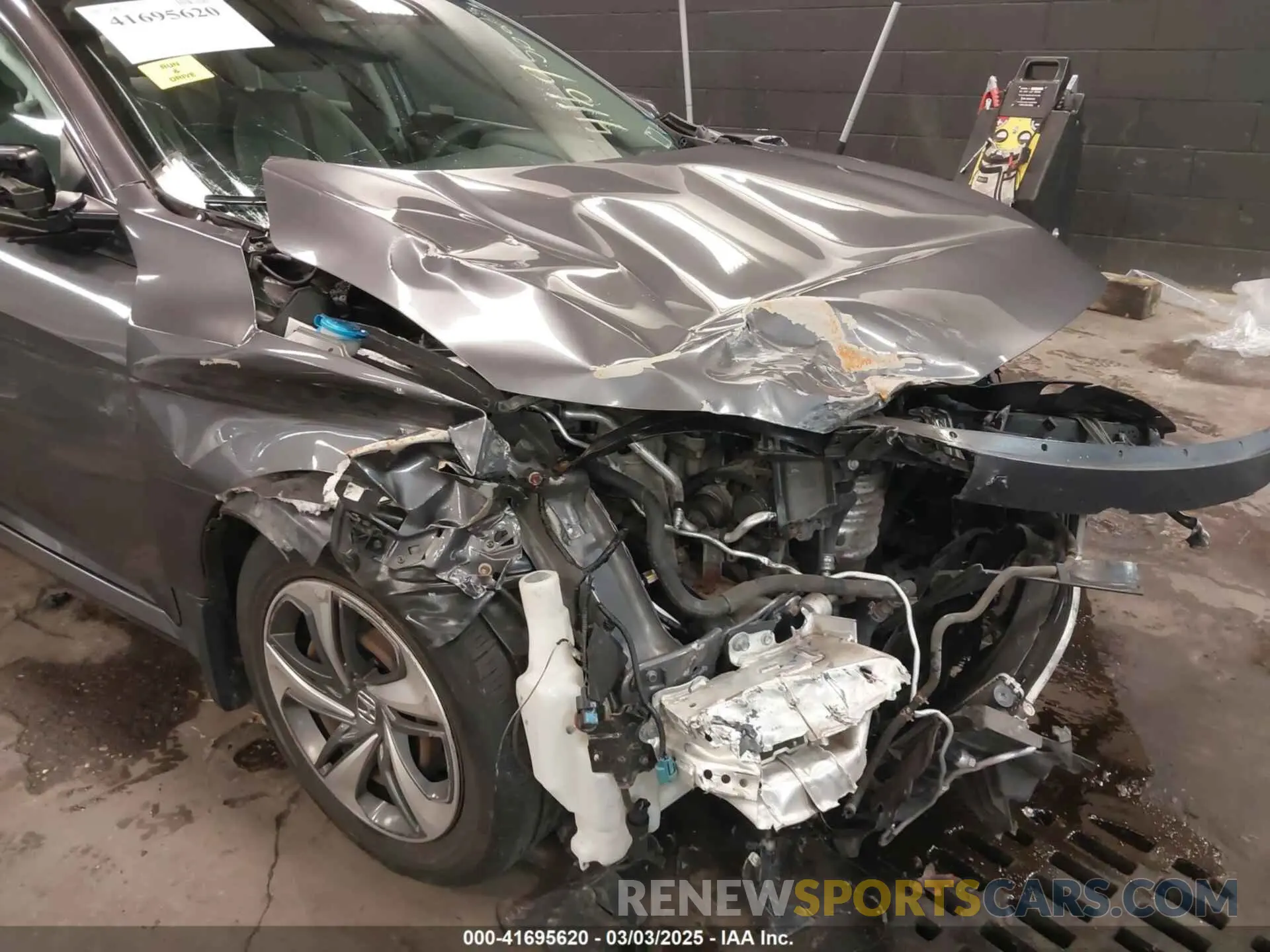 18 Photograph of a damaged car 2HGFC2F60KH556785 HONDA CIVIC 2019