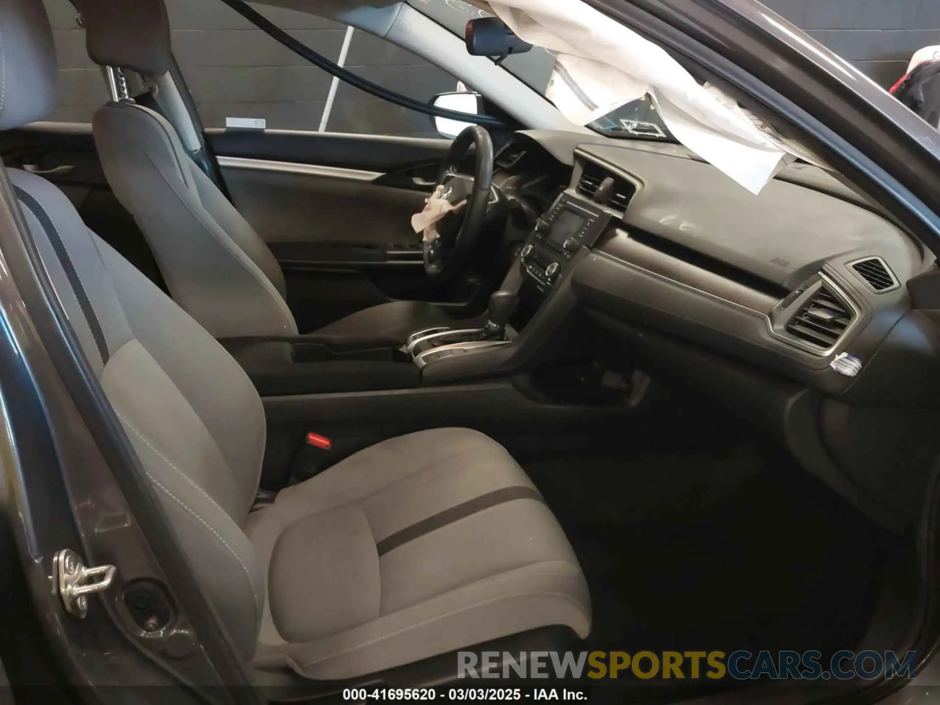 5 Photograph of a damaged car 2HGFC2F60KH556785 HONDA CIVIC 2019