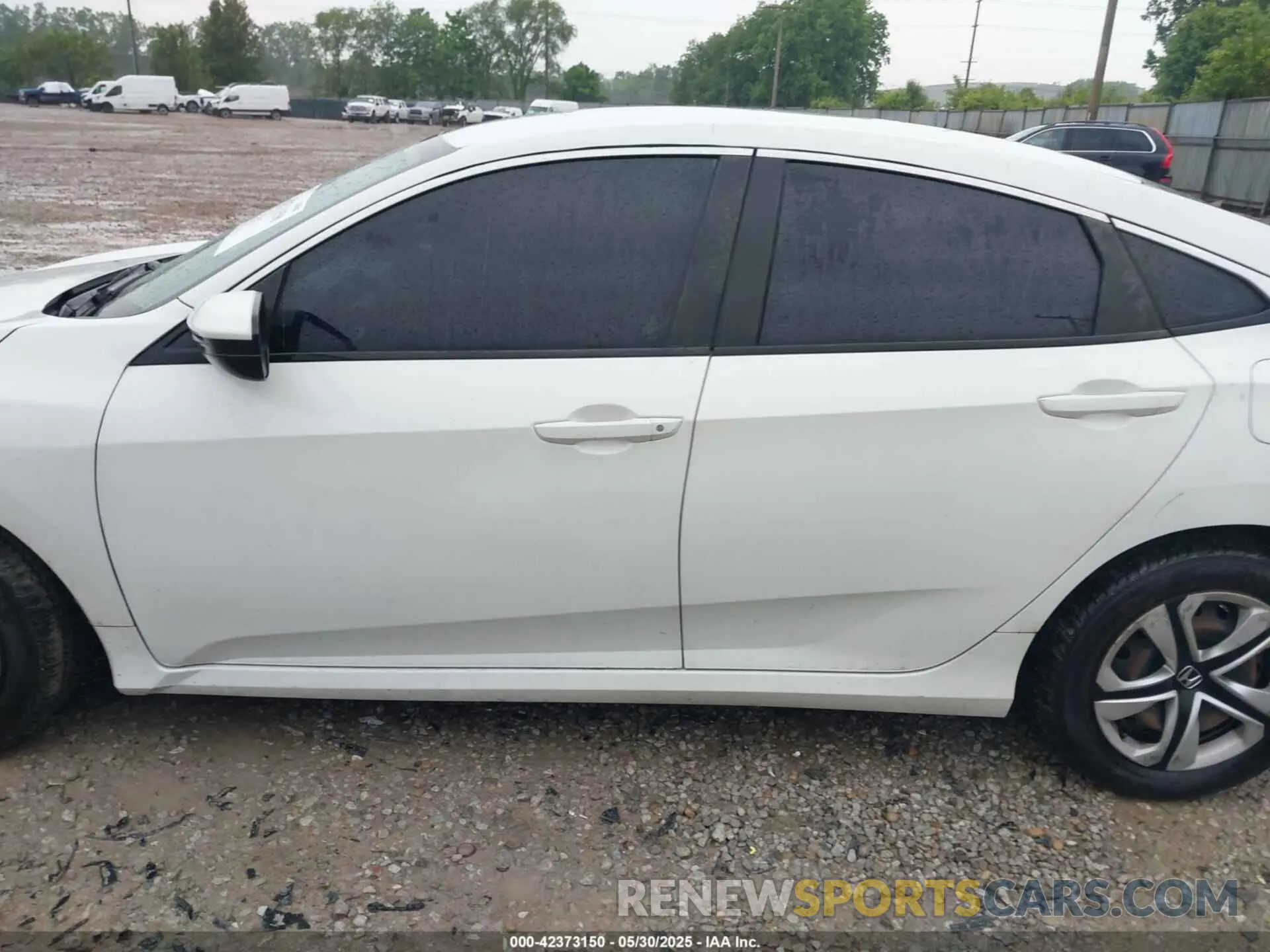 15 Photograph of a damaged car 2HGFC2F60KH564658 HONDA CIVIC 2019