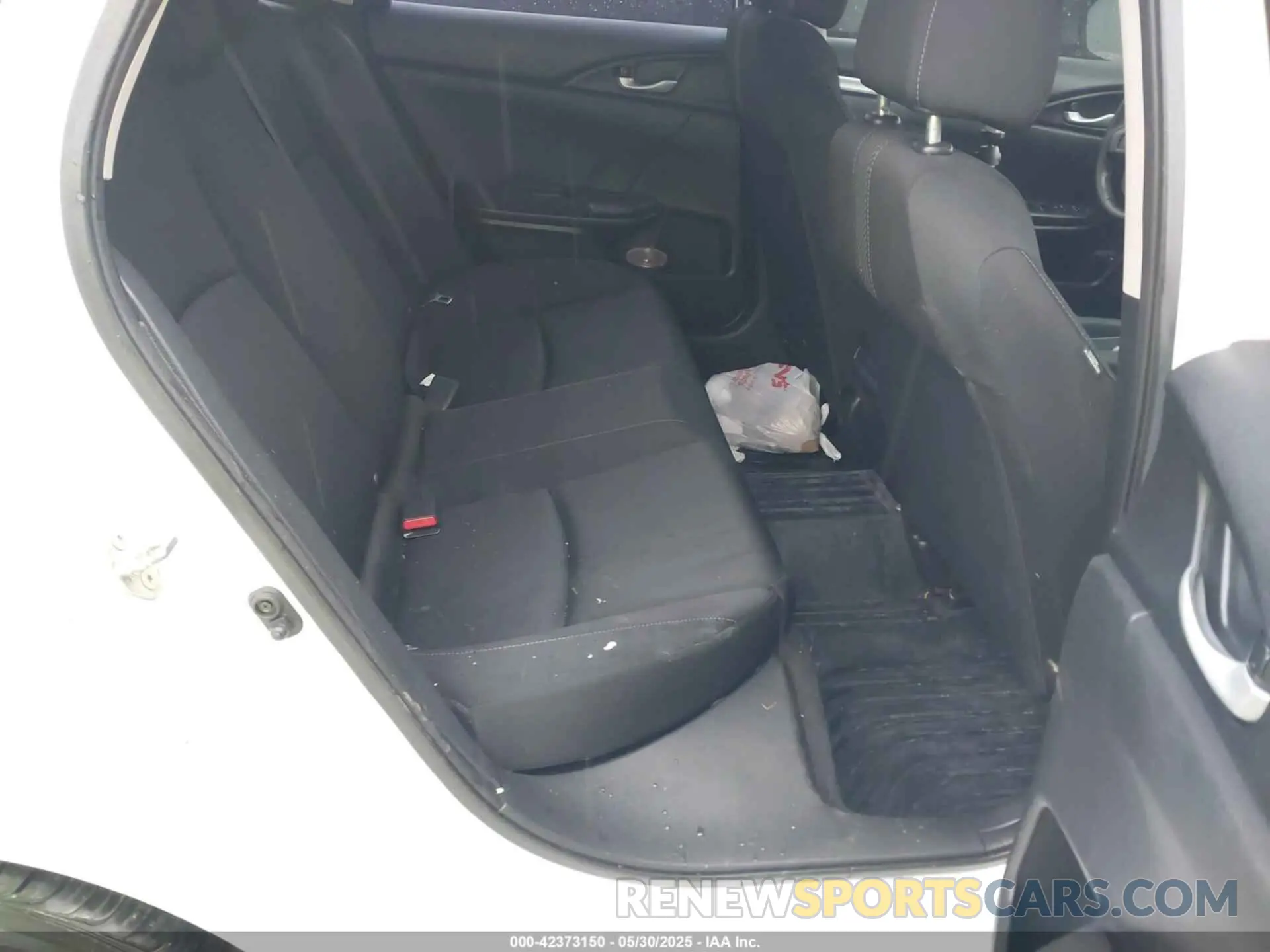 8 Photograph of a damaged car 2HGFC2F60KH564658 HONDA CIVIC 2019