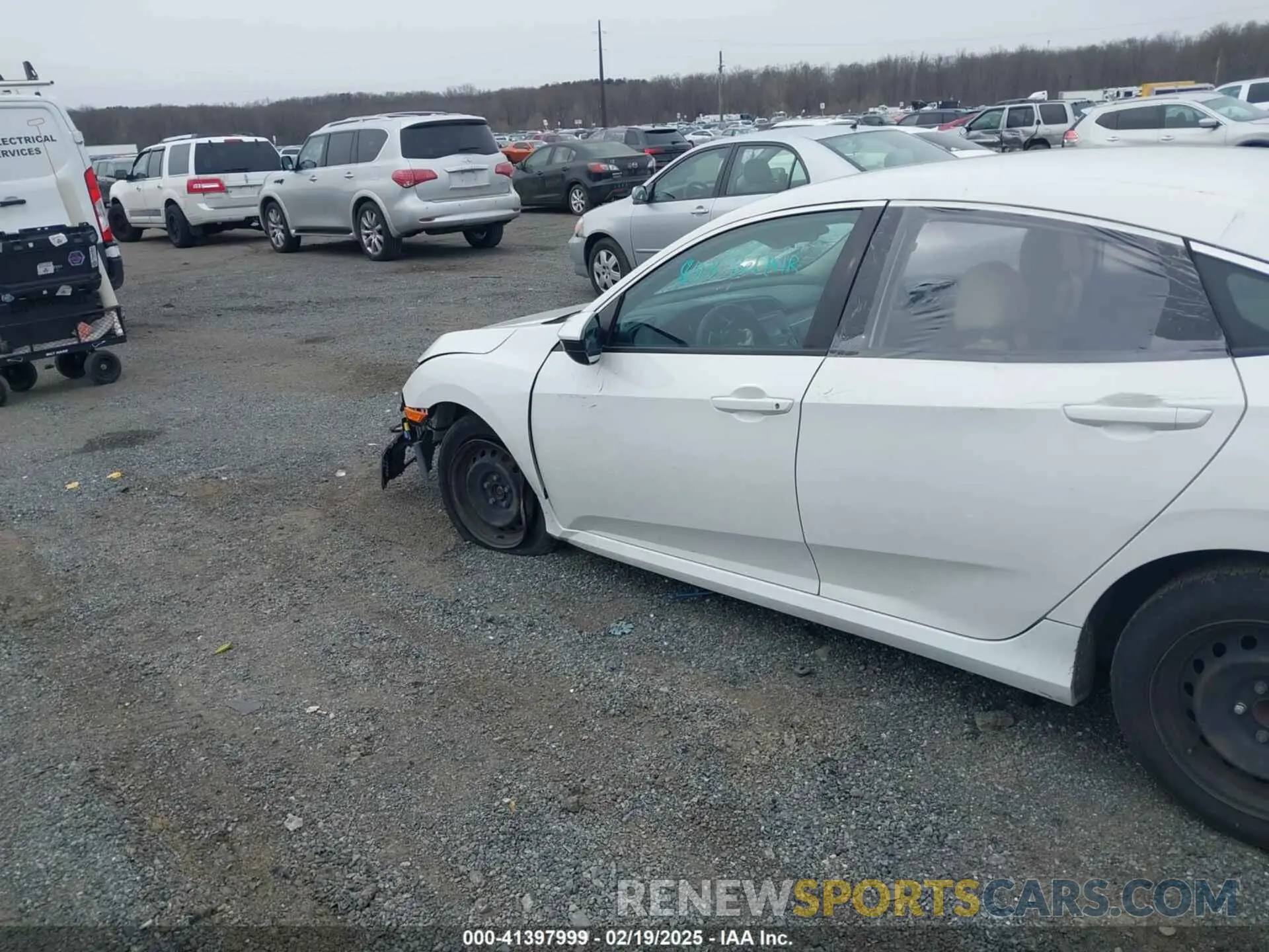 21 Photograph of a damaged car 2HGFC2F60KH573652 HONDA CIVIC 2019