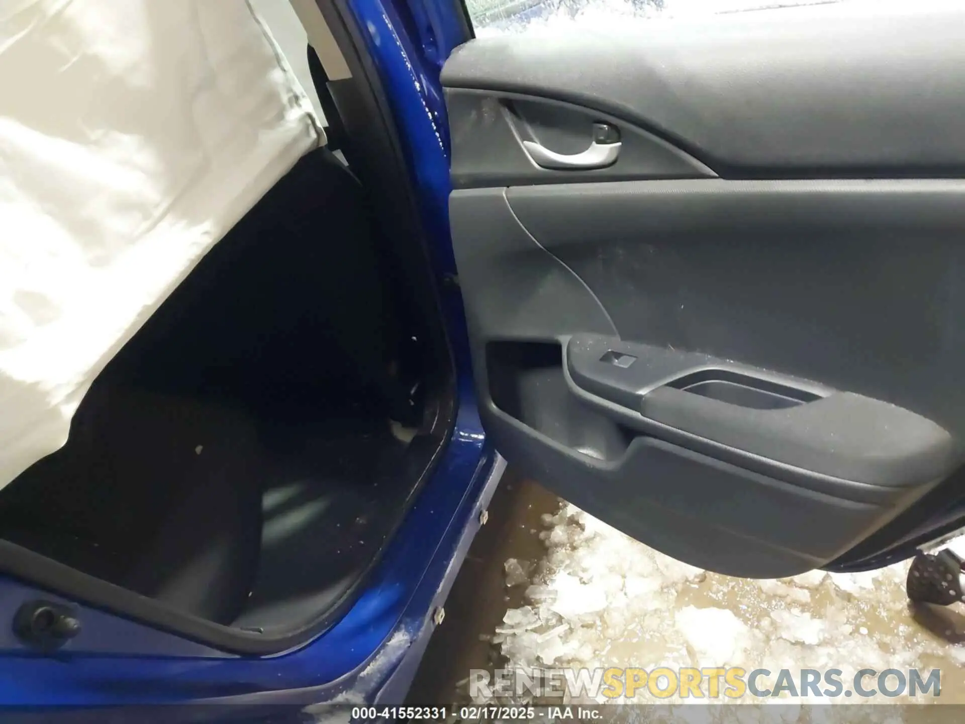 8 Photograph of a damaged car 2HGFC2F60KH579886 HONDA CIVIC 2019