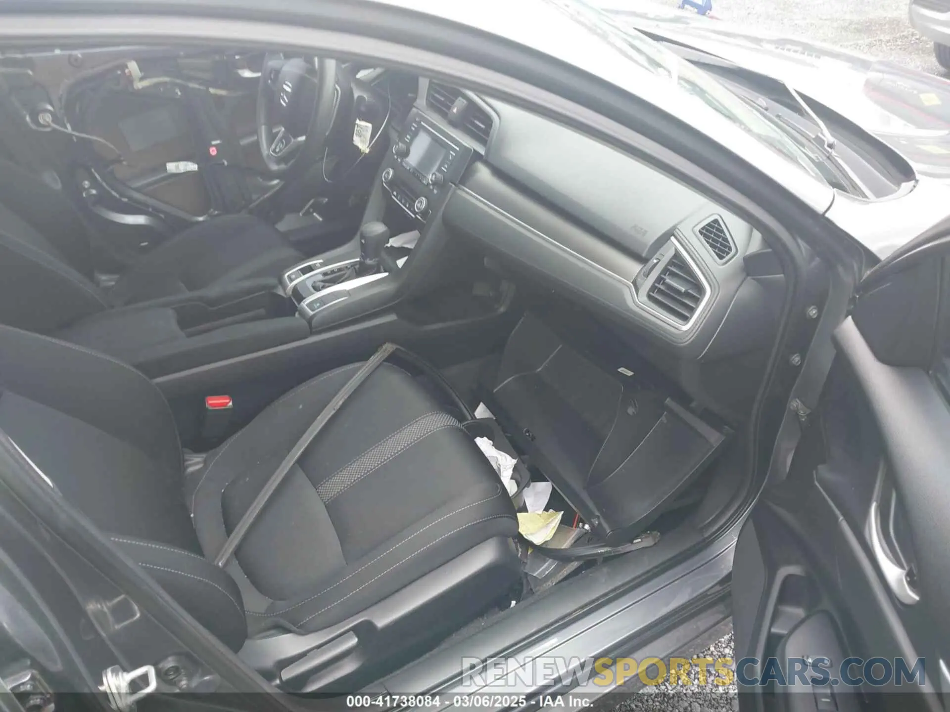 5 Photograph of a damaged car 2HGFC2F60KH591472 HONDA CIVIC 2019