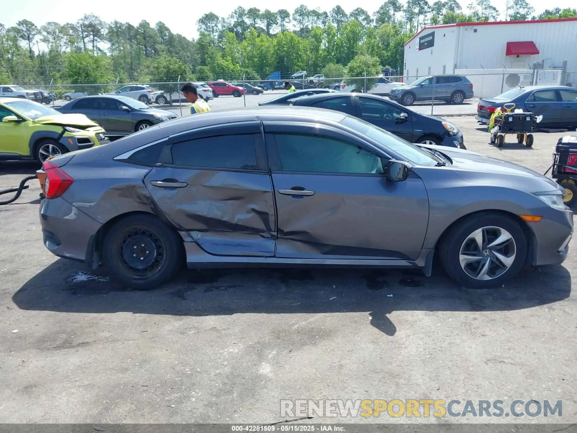 13 Photograph of a damaged car 2HGFC2F60KH596686 HONDA CIVIC 2019