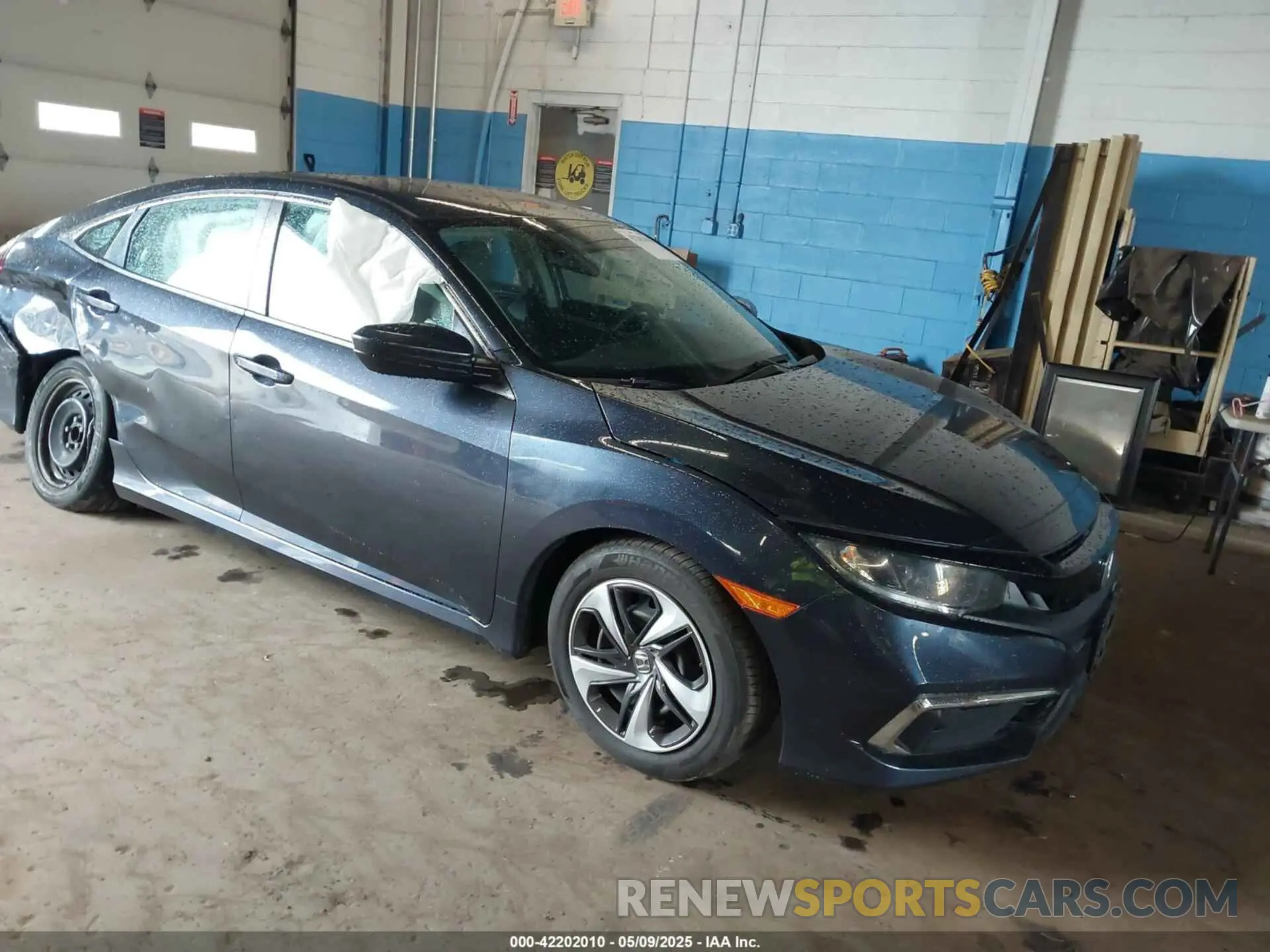 1 Photograph of a damaged car 2HGFC2F60KH599328 HONDA CIVIC 2019