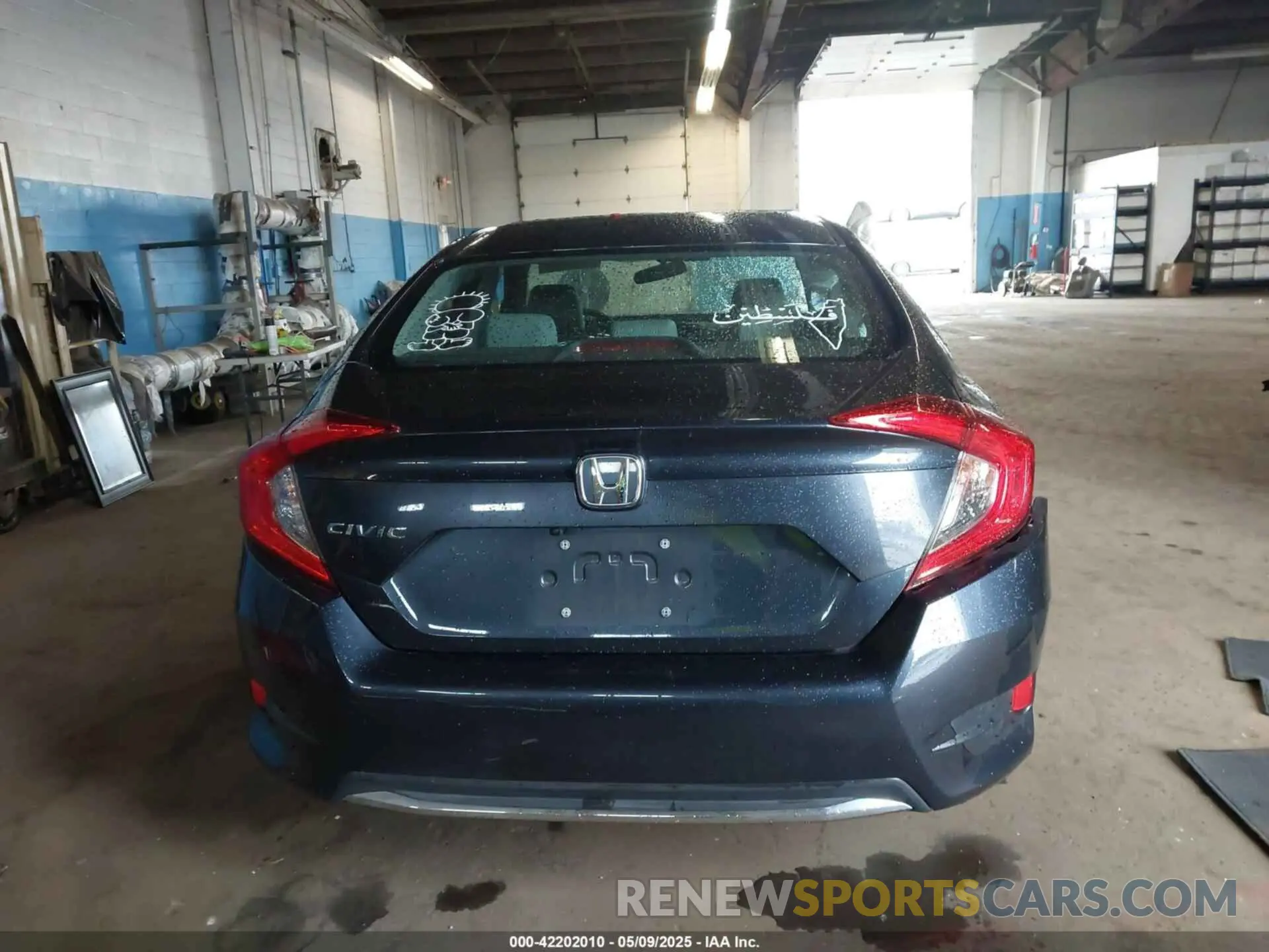 17 Photograph of a damaged car 2HGFC2F60KH599328 HONDA CIVIC 2019