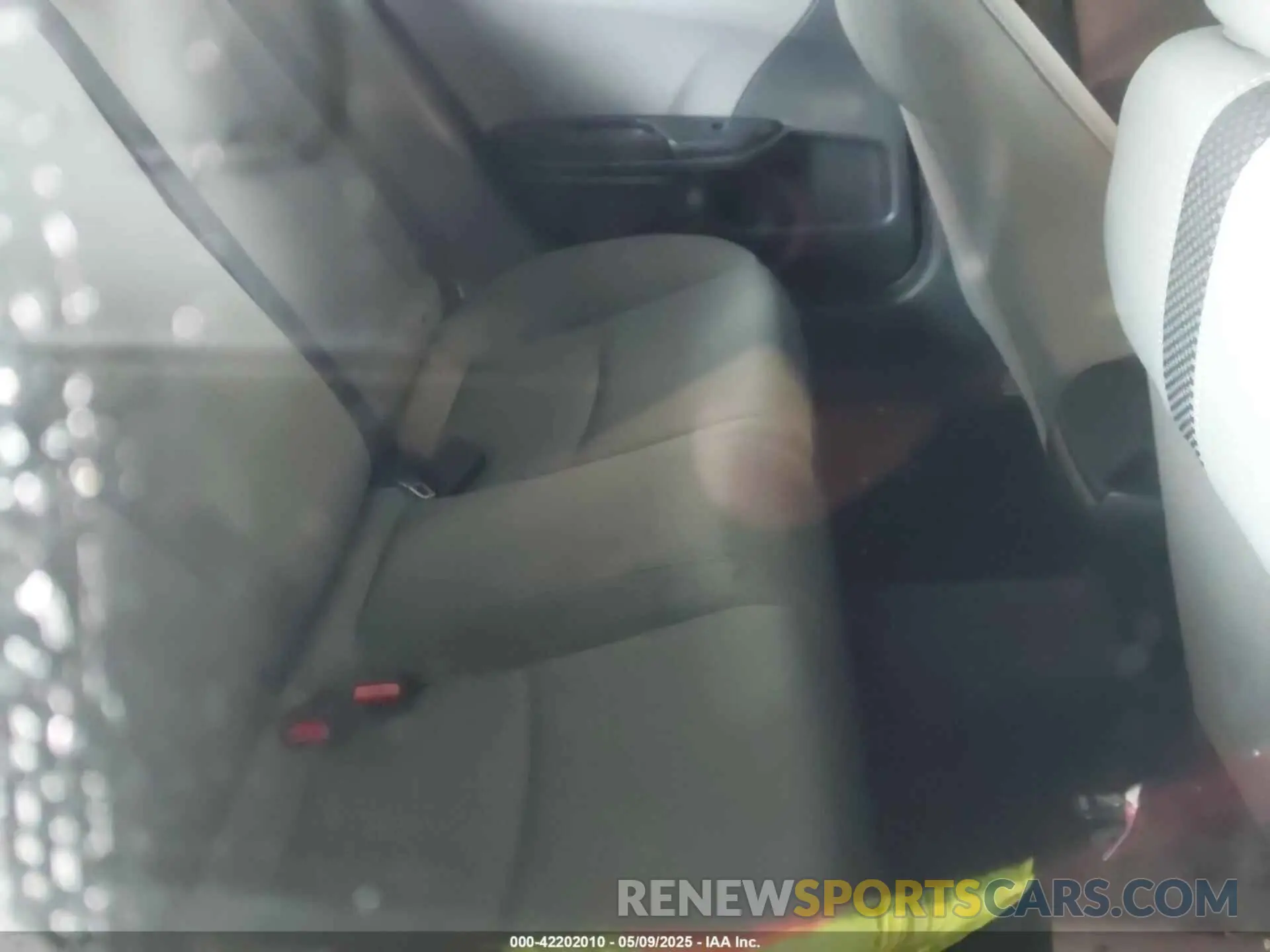 8 Photograph of a damaged car 2HGFC2F60KH599328 HONDA CIVIC 2019