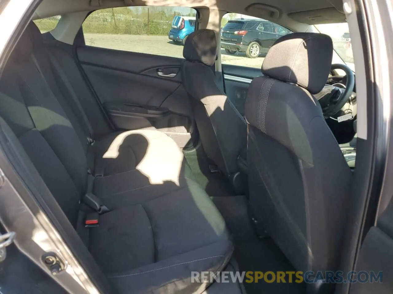 10 Photograph of a damaged car 2HGFC2F60KH604799 HONDA CIVIC 2019