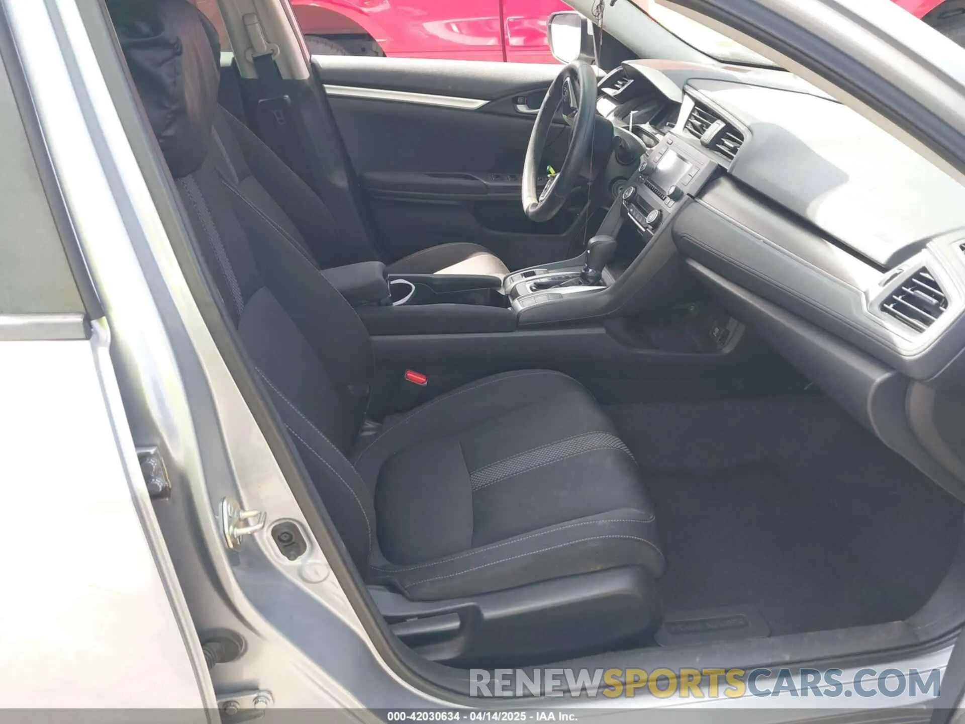 5 Photograph of a damaged car 2HGFC2F61KH536965 HONDA CIVIC 2019
