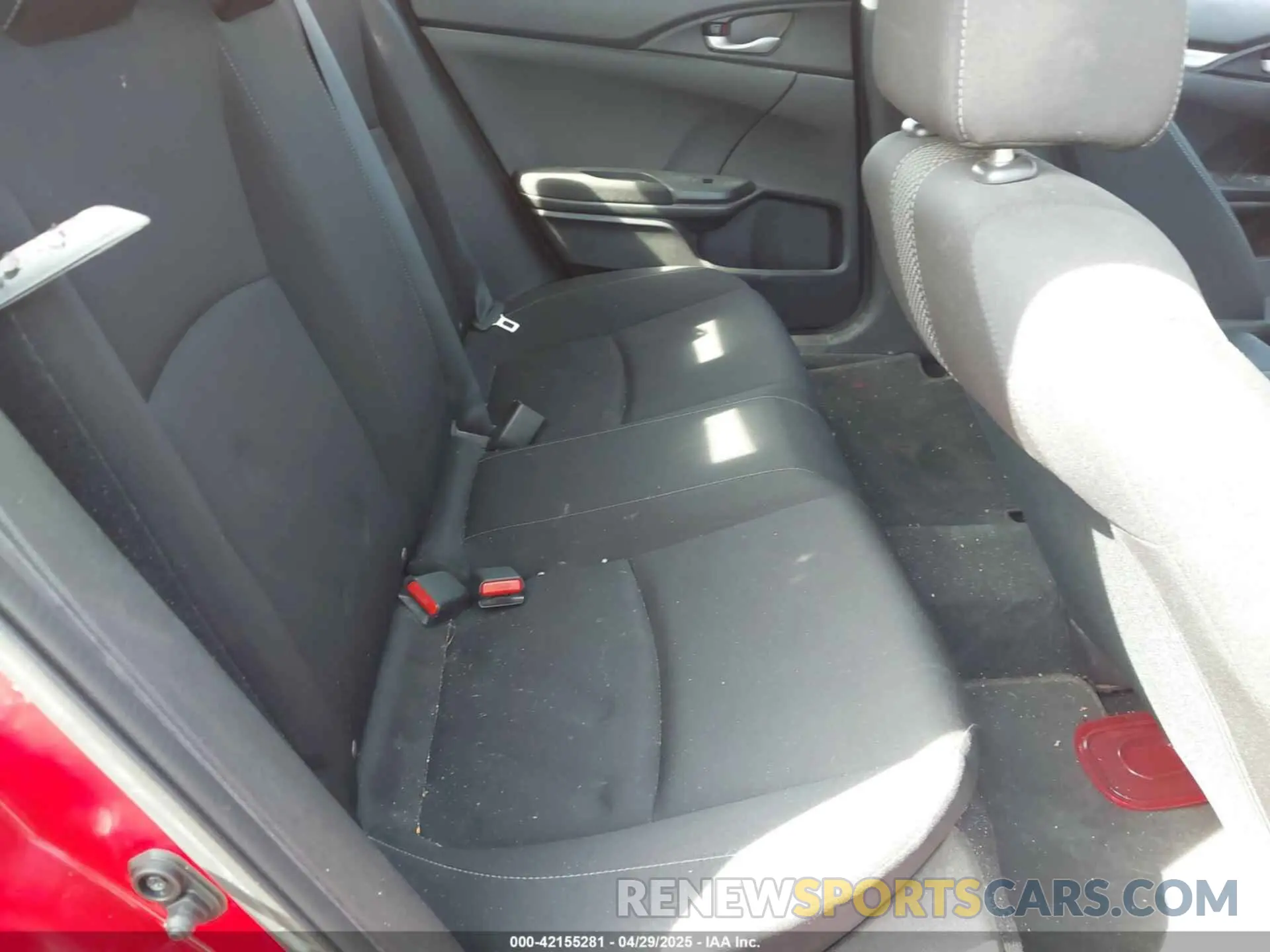 8 Photograph of a damaged car 2HGFC2F61KH538103 HONDA CIVIC 2019