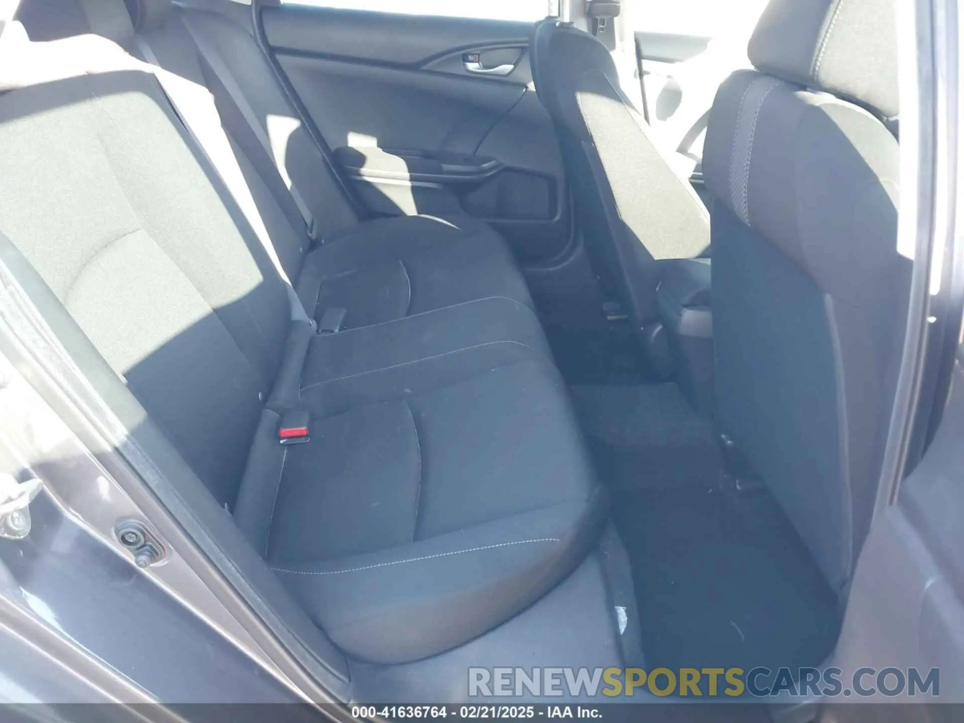 8 Photograph of a damaged car 2HGFC2F61KH558416 HONDA CIVIC 2019
