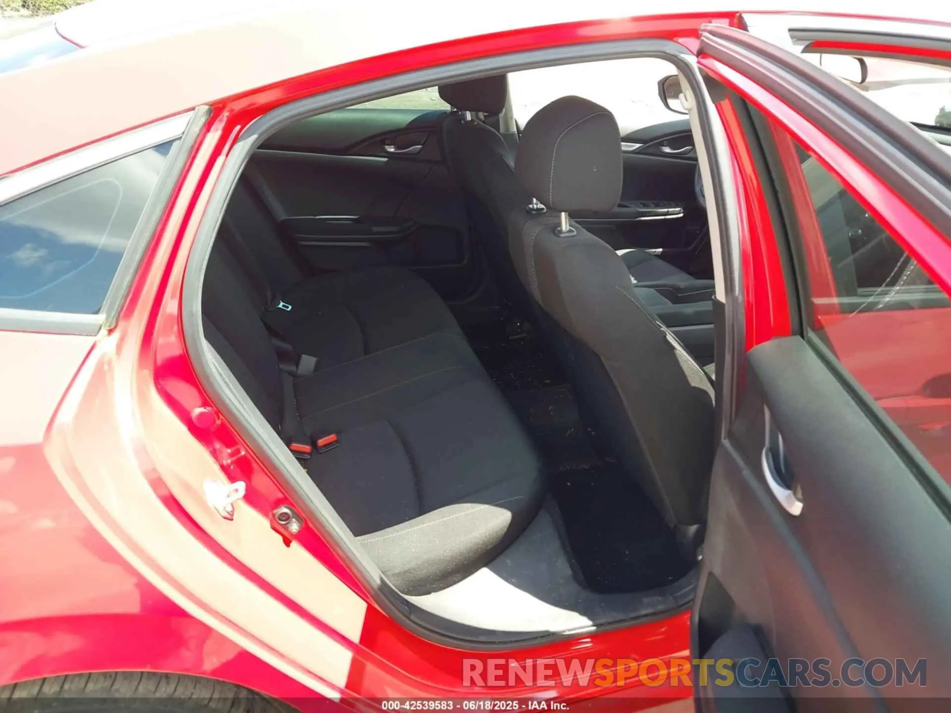 8 Photograph of a damaged car 2HGFC2F61KH567603 HONDA CIVIC 2019
