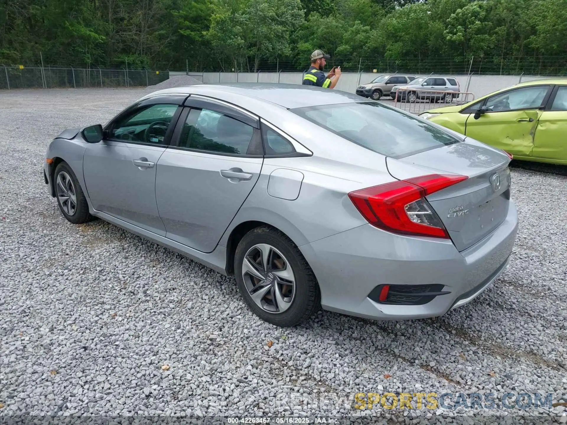 3 Photograph of a damaged car 2HGFC2F61KH601880 HONDA CIVIC 2019