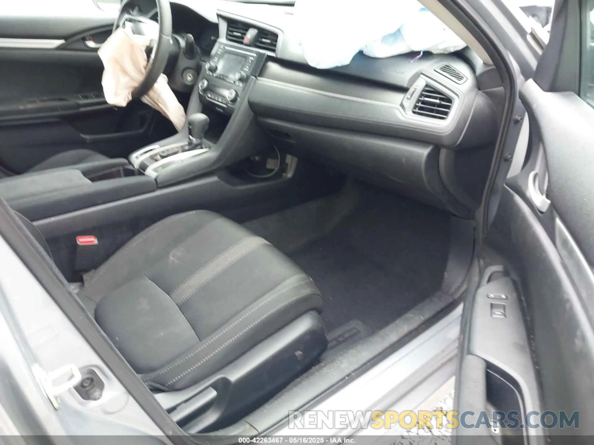 5 Photograph of a damaged car 2HGFC2F61KH601880 HONDA CIVIC 2019