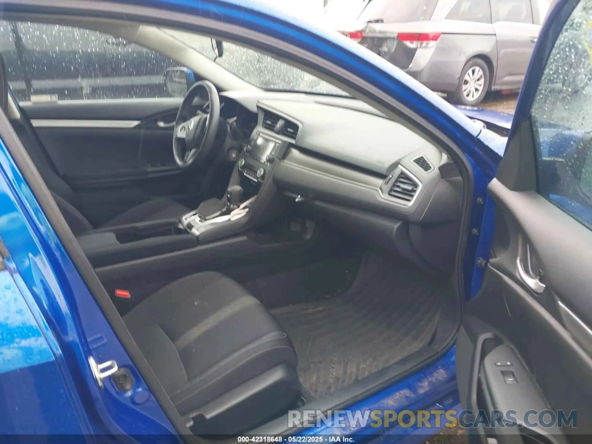 5 Photograph of a damaged car 2HGFC2F62KH511959 HONDA CIVIC 2019