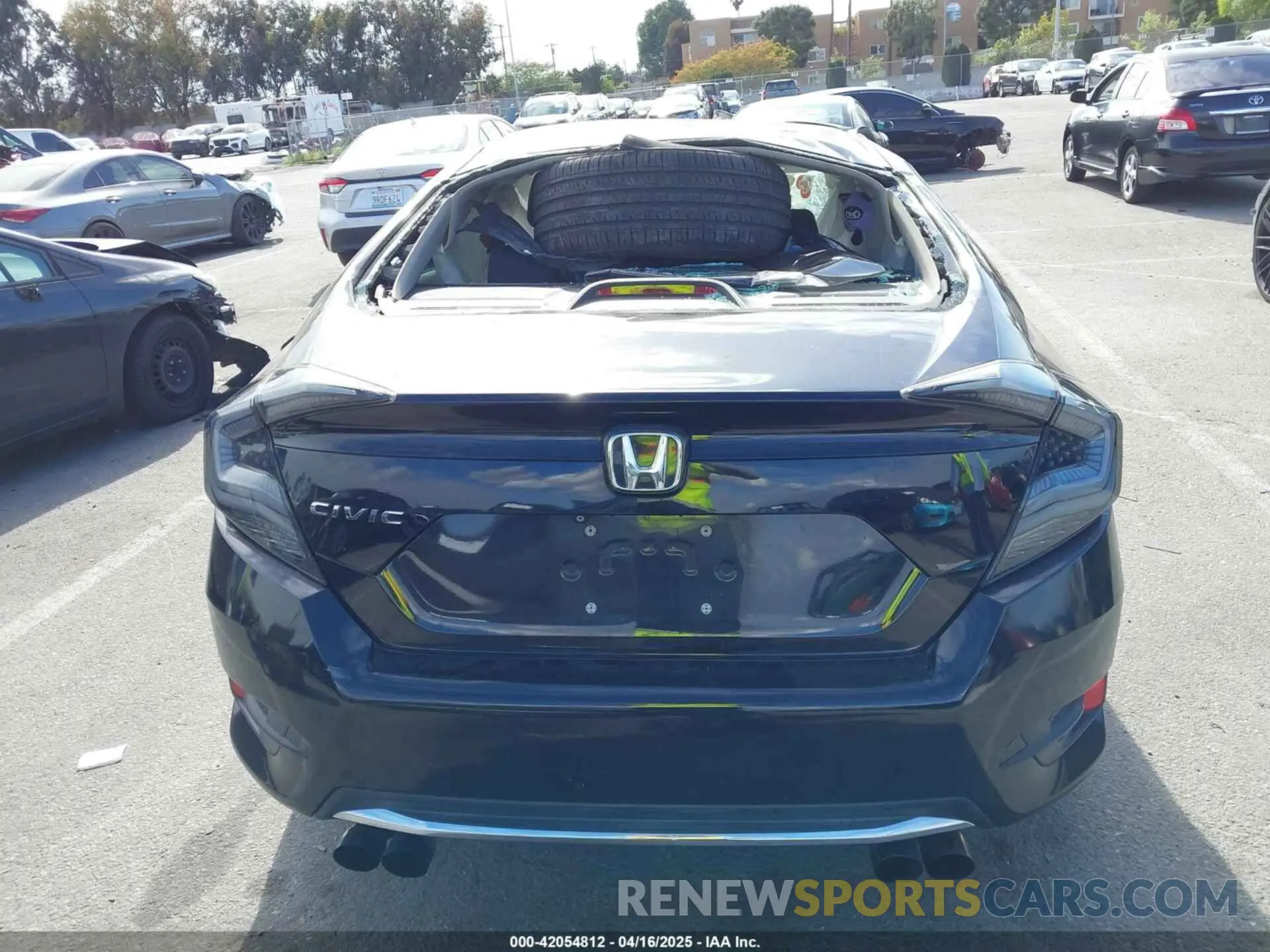 15 Photograph of a damaged car 2HGFC2F62KH525327 HONDA CIVIC 2019