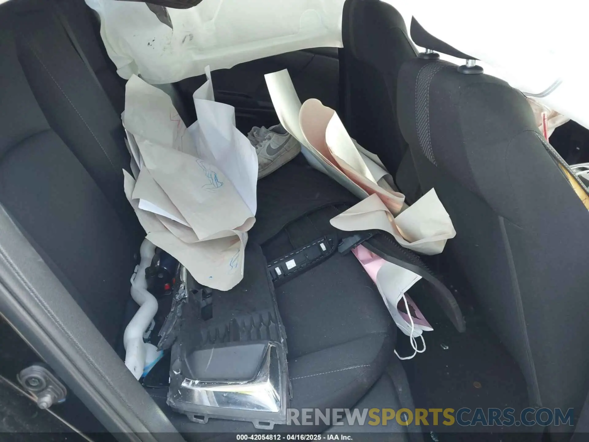 8 Photograph of a damaged car 2HGFC2F62KH525327 HONDA CIVIC 2019