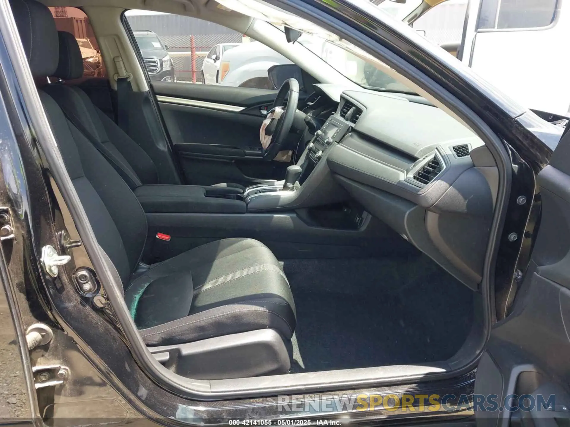 5 Photograph of a damaged car 2HGFC2F62KH532228 HONDA CIVIC 2019