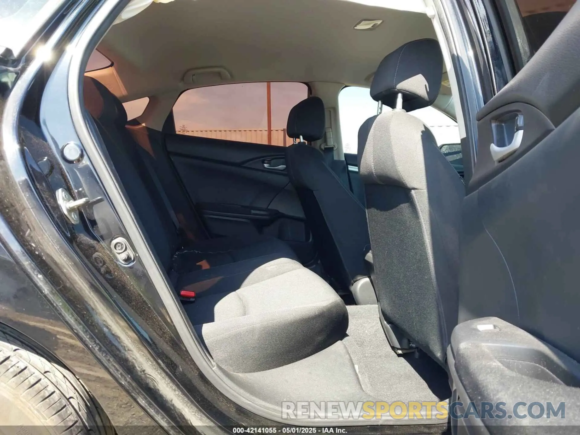 8 Photograph of a damaged car 2HGFC2F62KH532228 HONDA CIVIC 2019