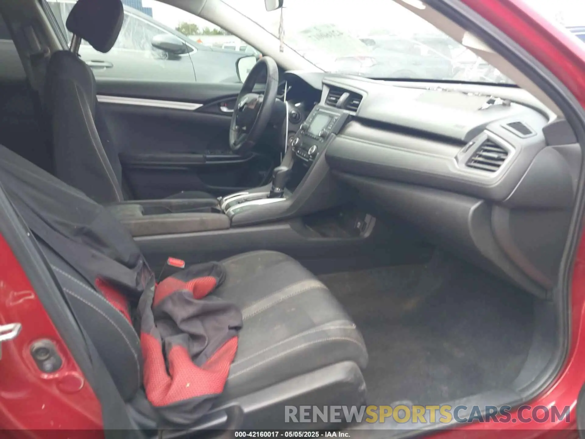 5 Photograph of a damaged car 2HGFC2F62KH559932 HONDA CIVIC 2019