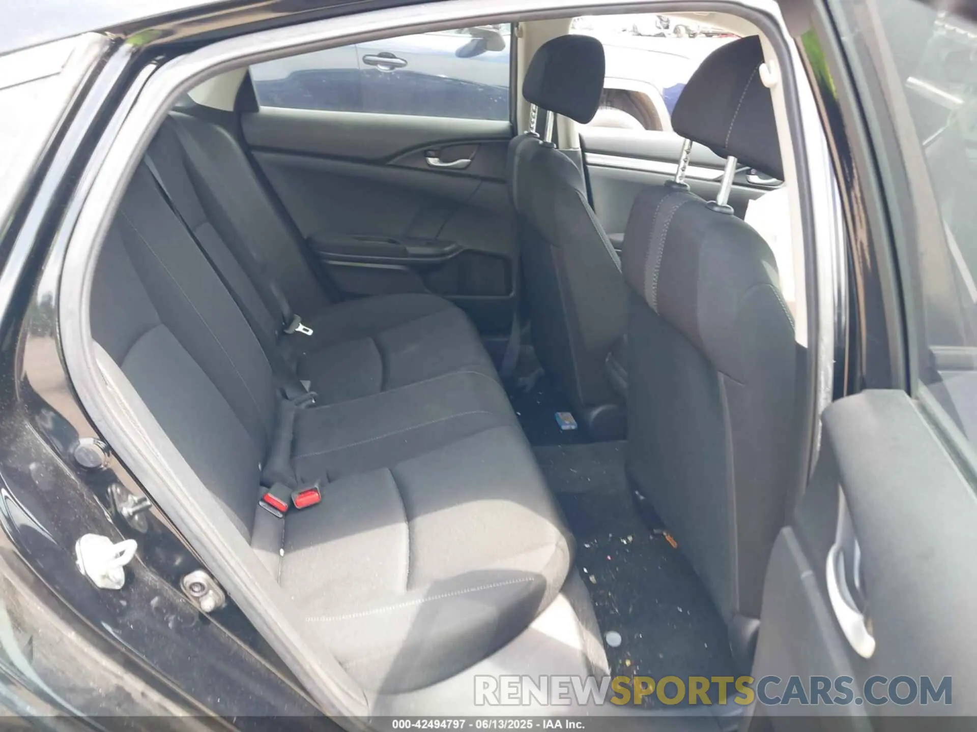 8 Photograph of a damaged car 2HGFC2F62KH560739 HONDA CIVIC 2019
