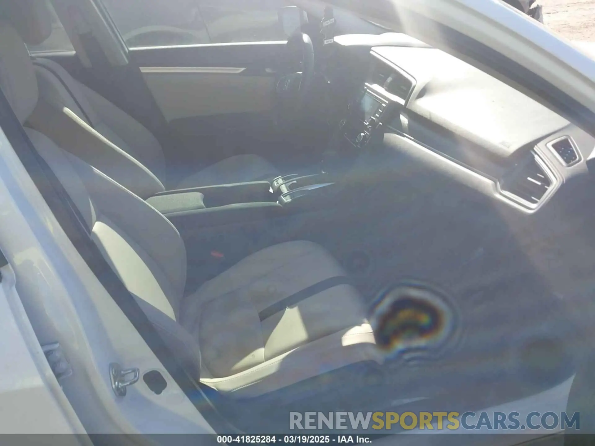 5 Photograph of a damaged car 2HGFC2F63KH504647 HONDA CIVIC 2019