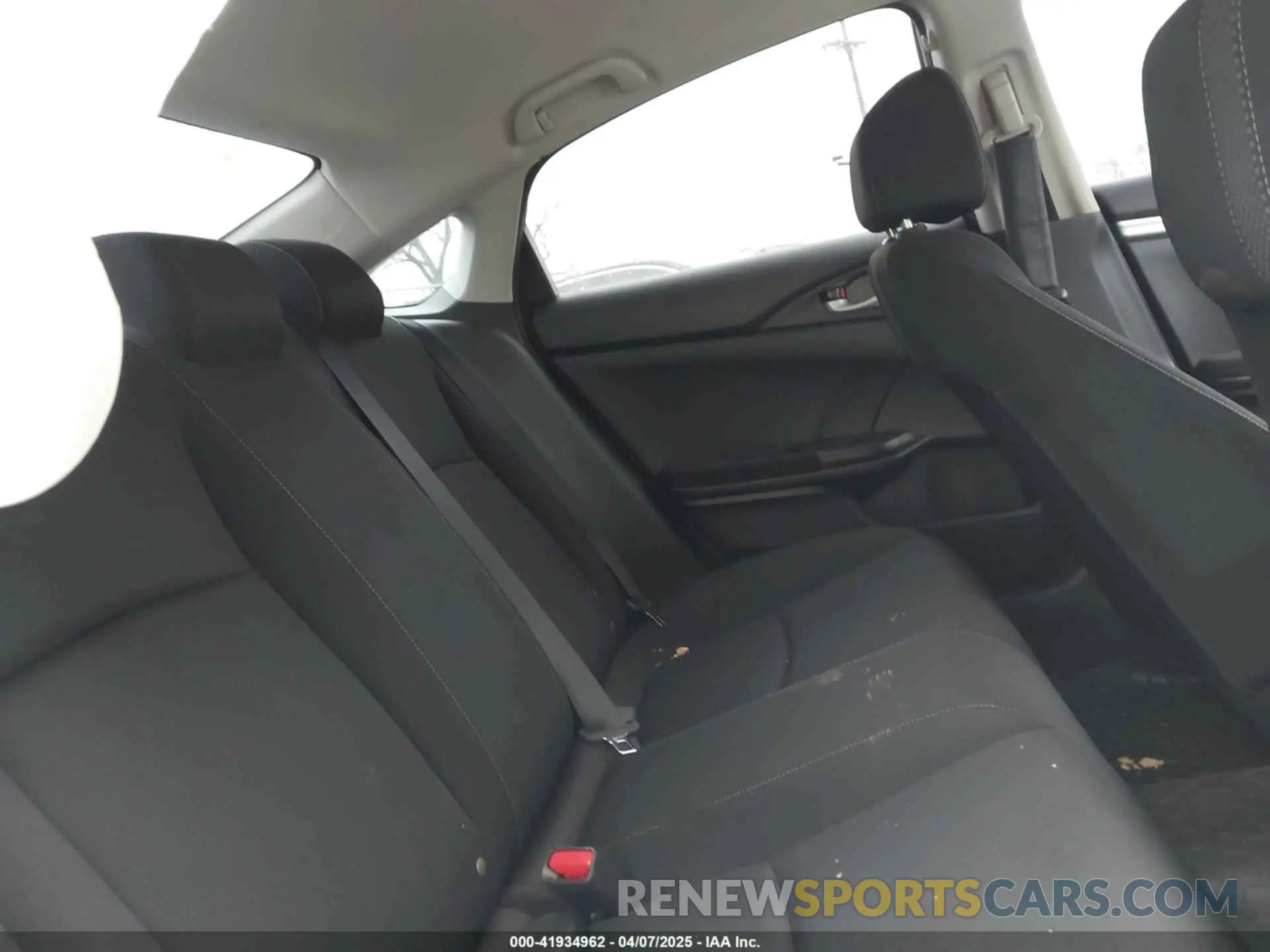 8 Photograph of a damaged car 2HGFC2F63KH506477 HONDA CIVIC 2019