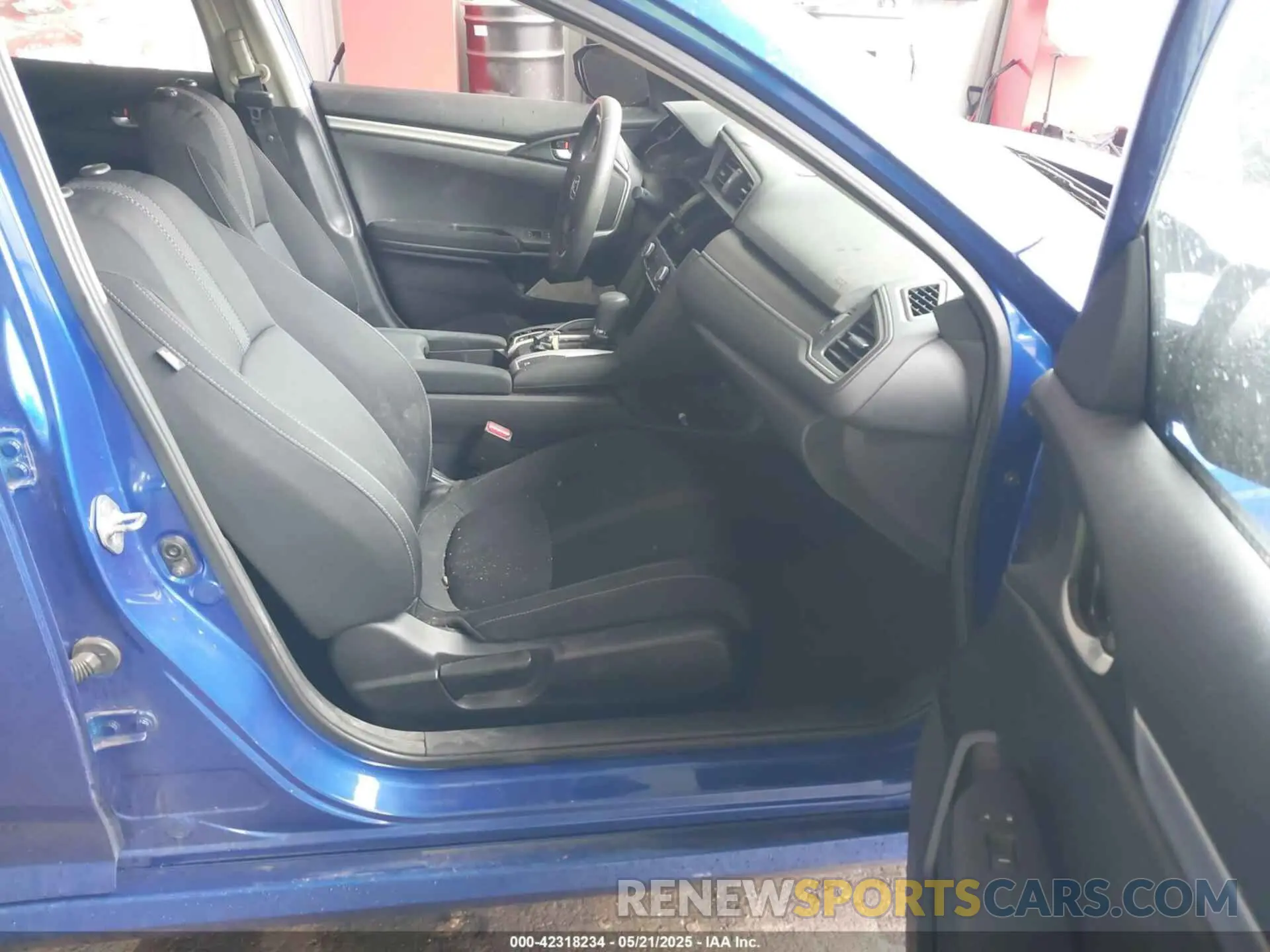 5 Photograph of a damaged car 2HGFC2F63KH561947 HONDA CIVIC 2019