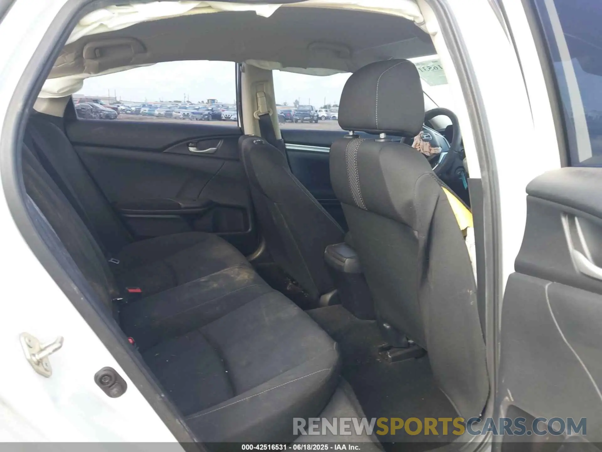 8 Photograph of a damaged car 2HGFC2F63KH585438 HONDA CIVIC 2019
