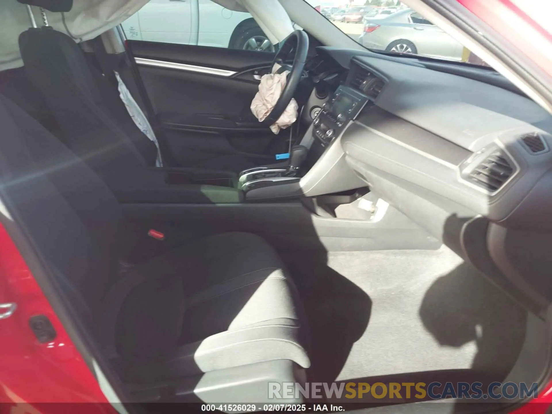 5 Photograph of a damaged car 2HGFC2F64KH501871 HONDA CIVIC 2019
