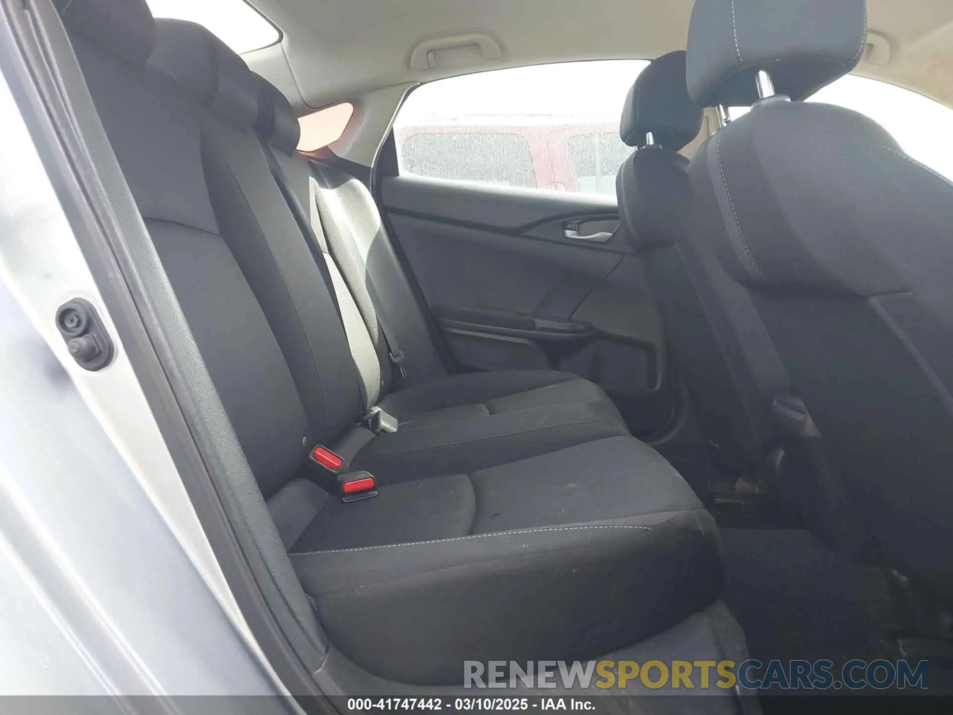 8 Photograph of a damaged car 2HGFC2F64KH530738 HONDA CIVIC 2019