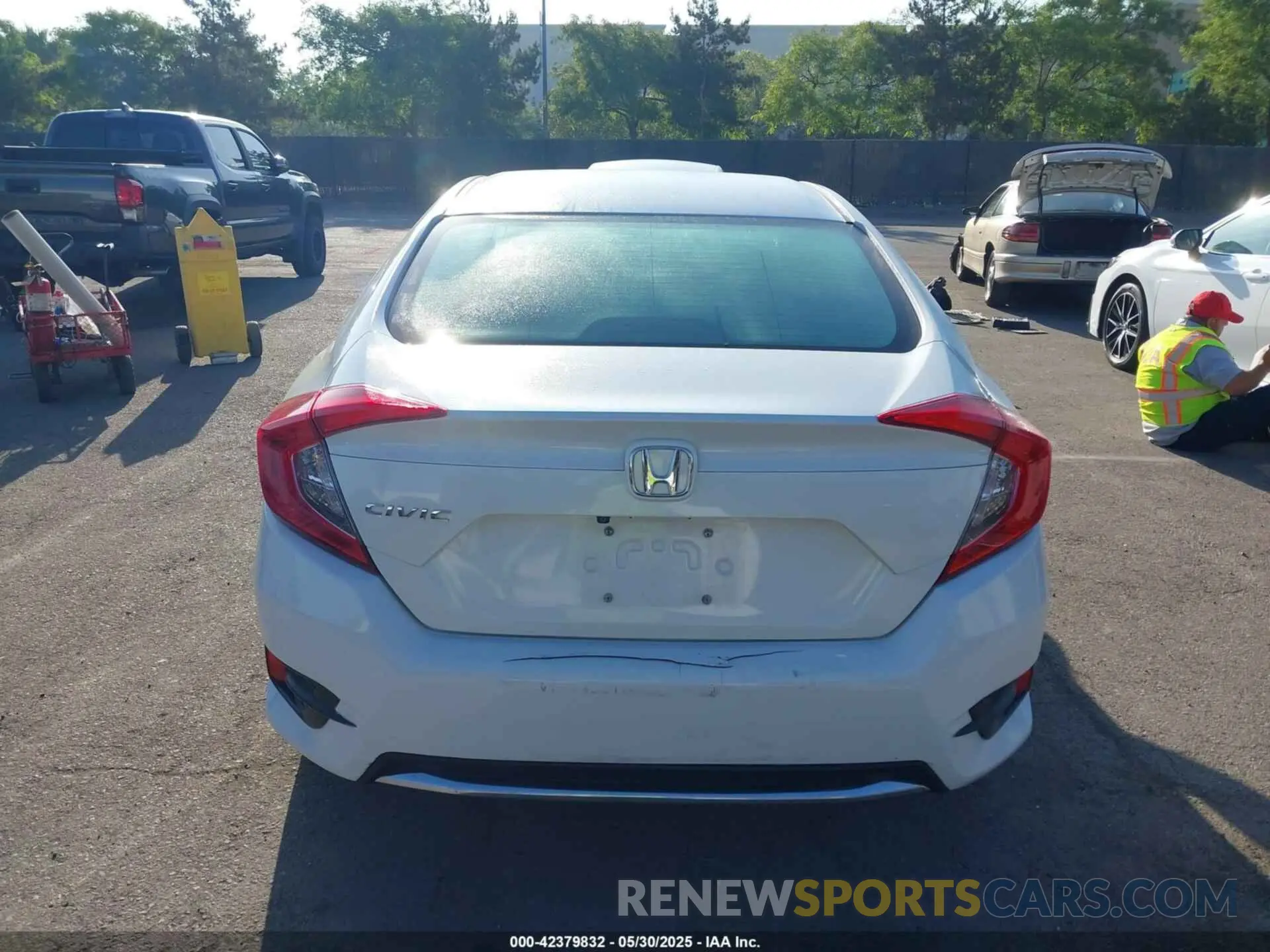 16 Photograph of a damaged car 2HGFC2F64KH531937 HONDA CIVIC 2019