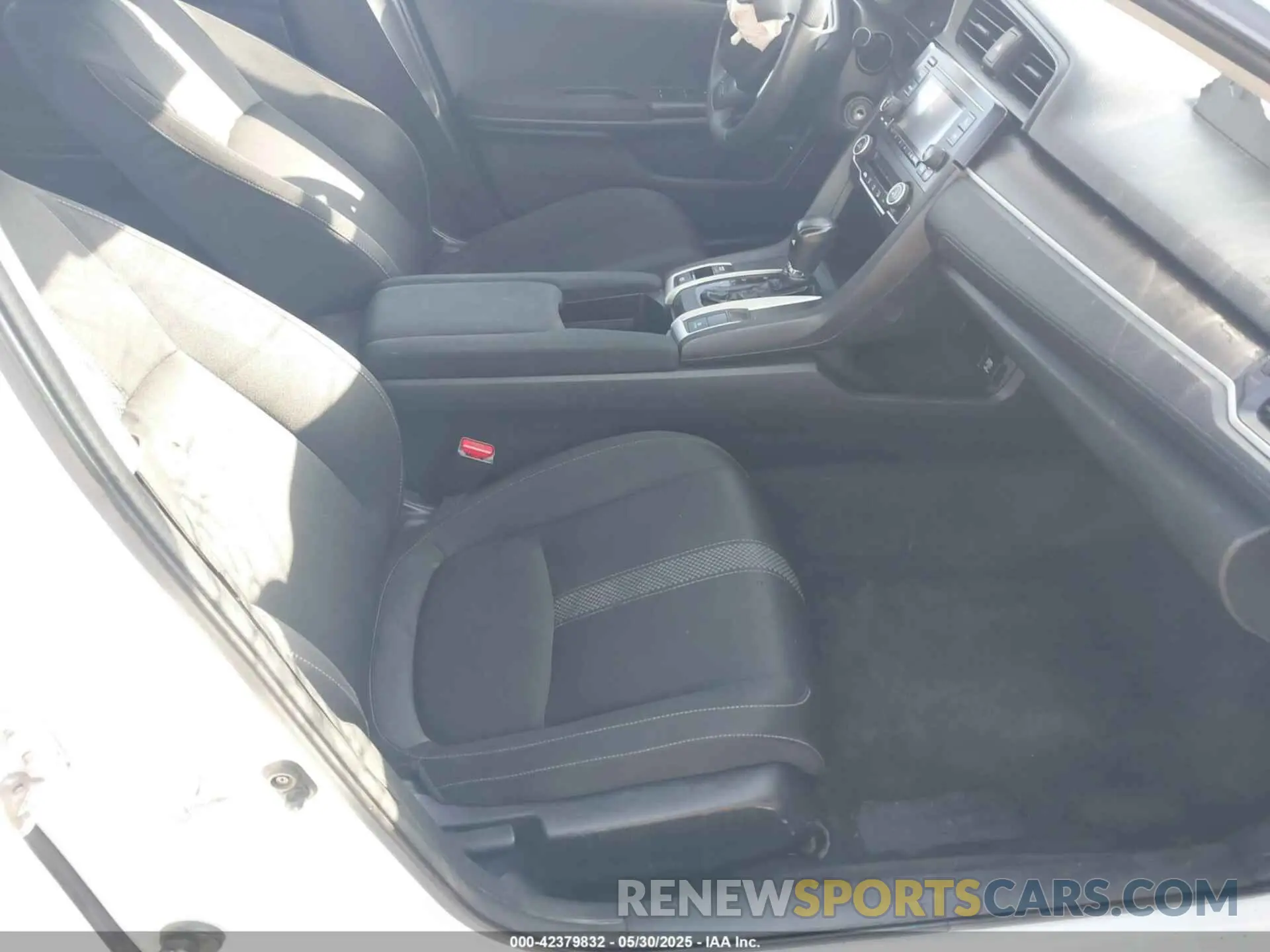 5 Photograph of a damaged car 2HGFC2F64KH531937 HONDA CIVIC 2019