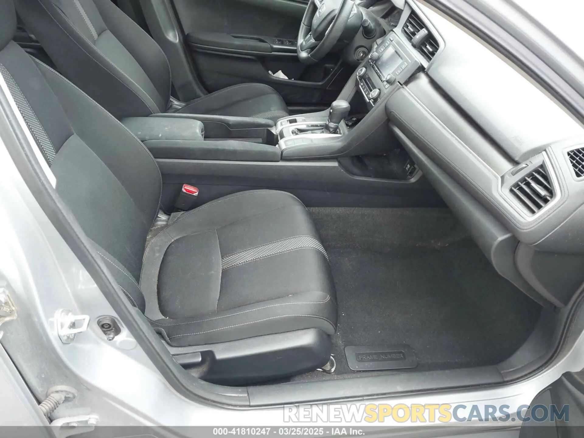 5 Photograph of a damaged car 2HGFC2F64KH546941 HONDA CIVIC 2019