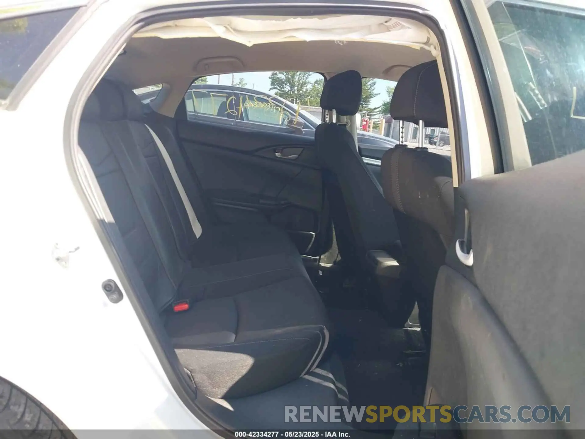8 Photograph of a damaged car 2HGFC2F64KH548219 HONDA CIVIC 2019