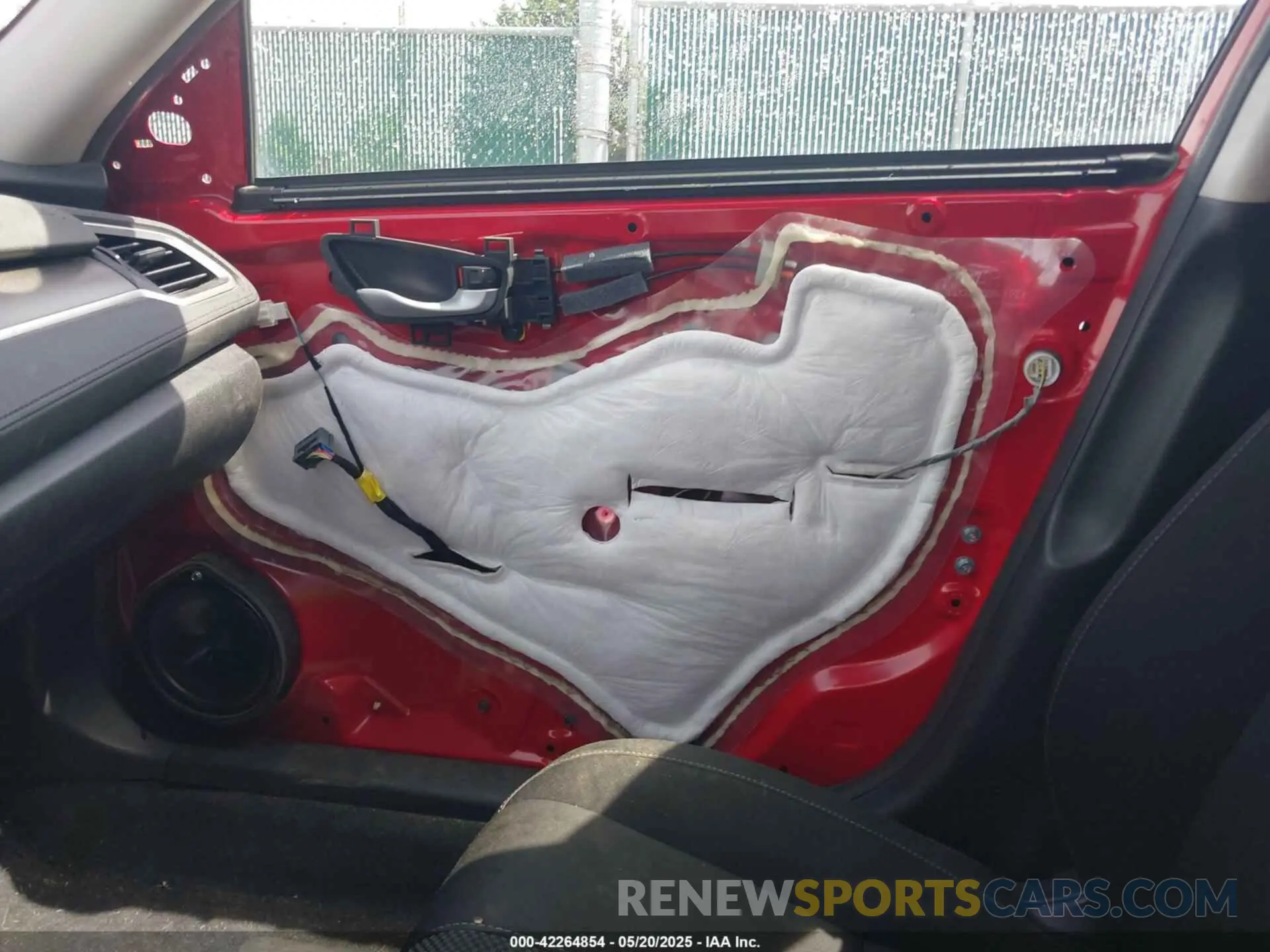 19 Photograph of a damaged car 2HGFC2F64KH552013 HONDA CIVIC 2019