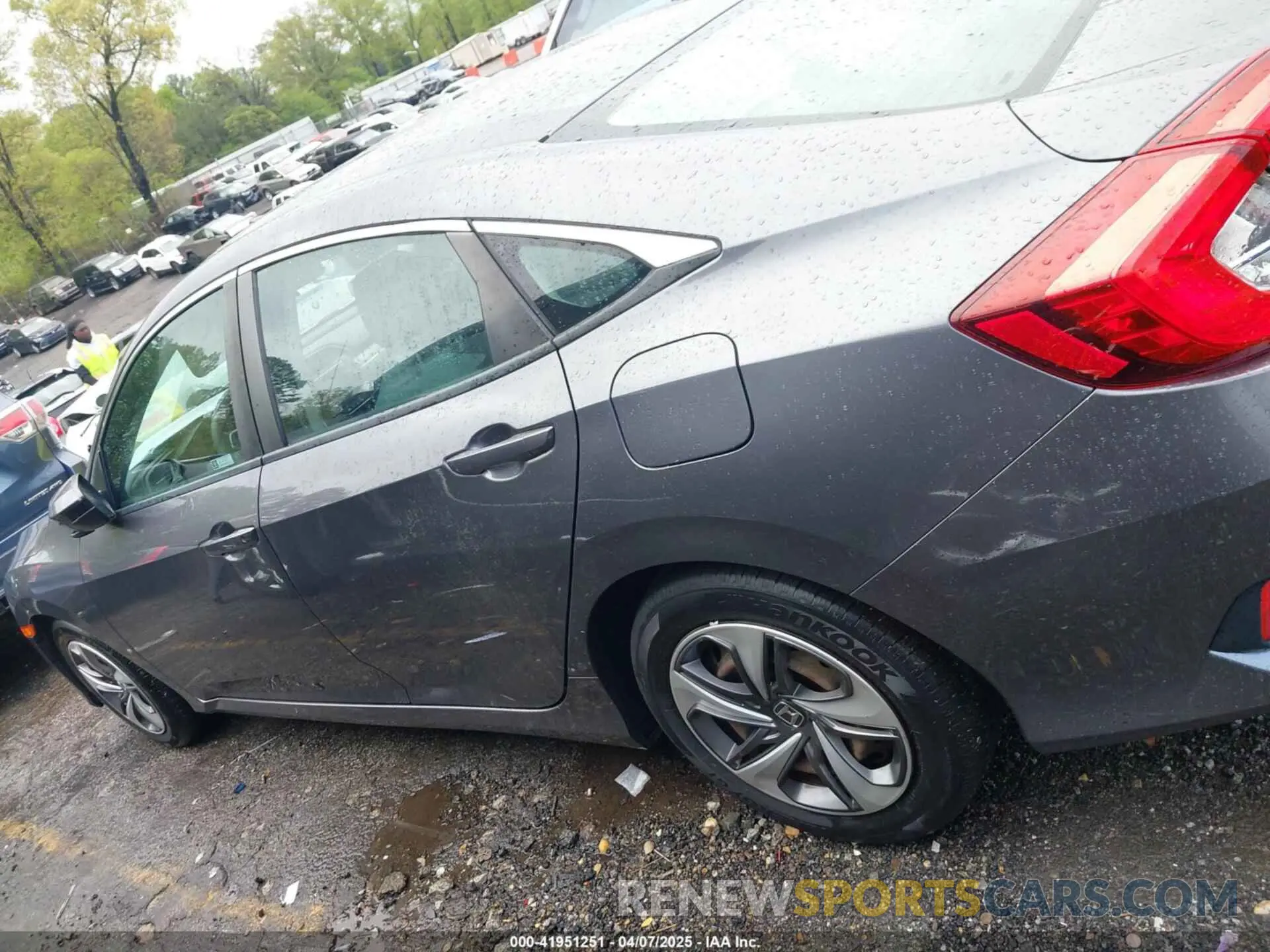 14 Photograph of a damaged car 2HGFC2F64KH570754 HONDA CIVIC 2019