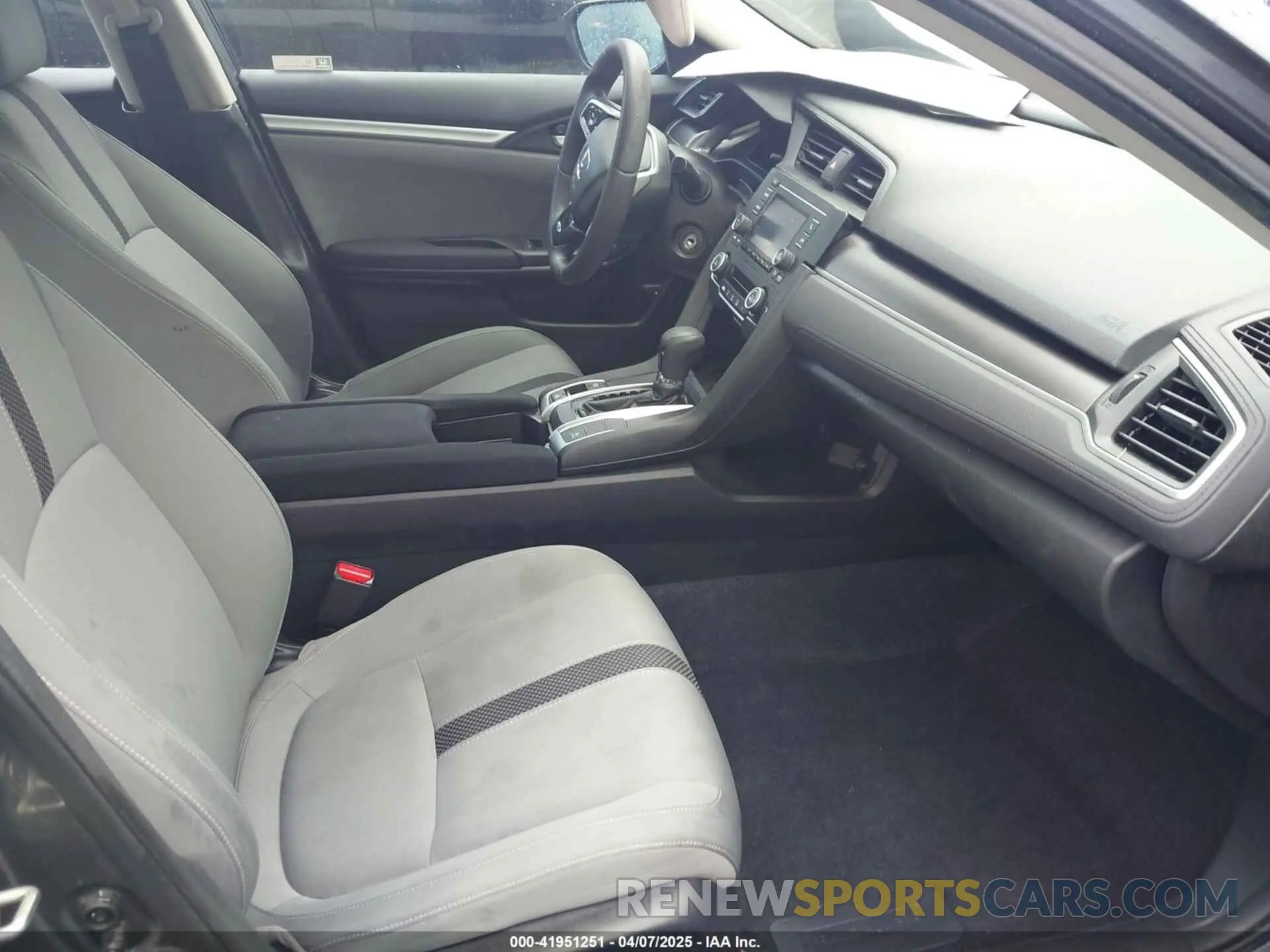 5 Photograph of a damaged car 2HGFC2F64KH570754 HONDA CIVIC 2019