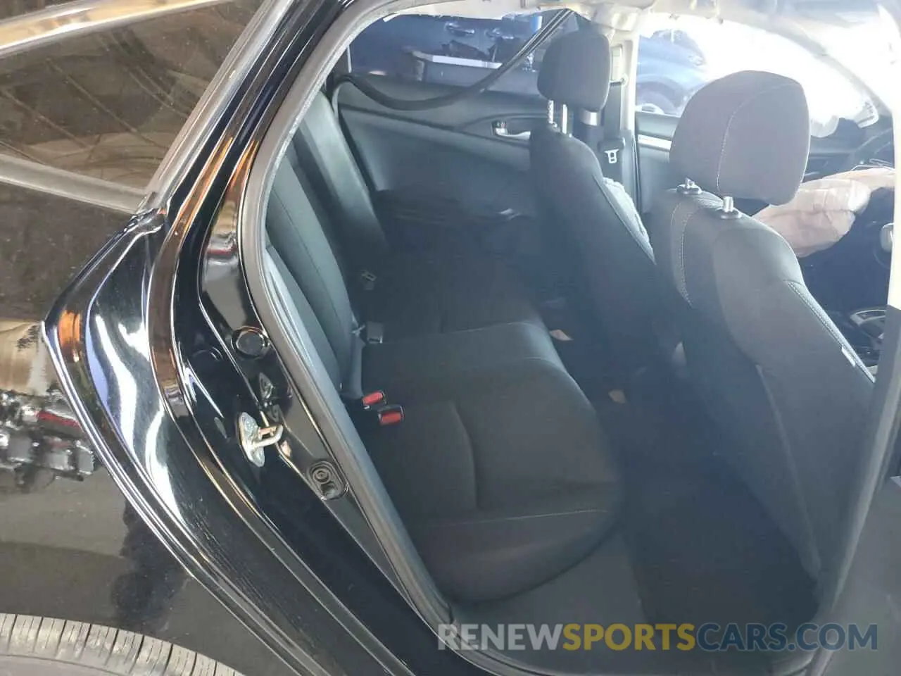 10 Photograph of a damaged car 2HGFC2F64KH590924 HONDA CIVIC 2019