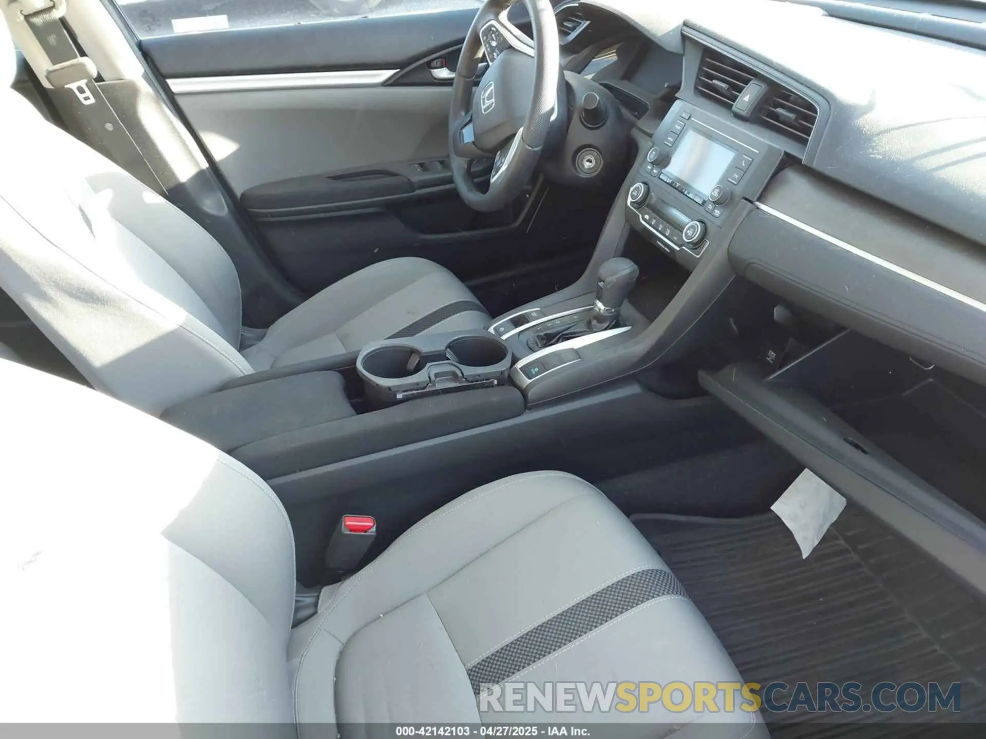 5 Photograph of a damaged car 2HGFC2F65KH523118 HONDA CIVIC 2019
