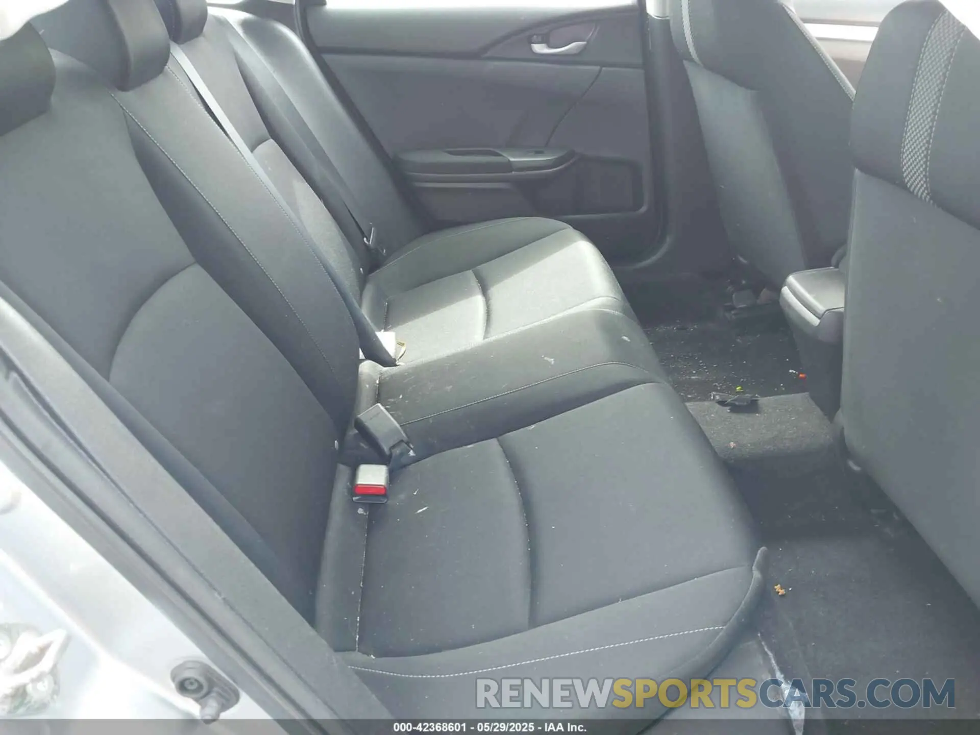 8 Photograph of a damaged car 2HGFC2F65KH546723 HONDA CIVIC 2019