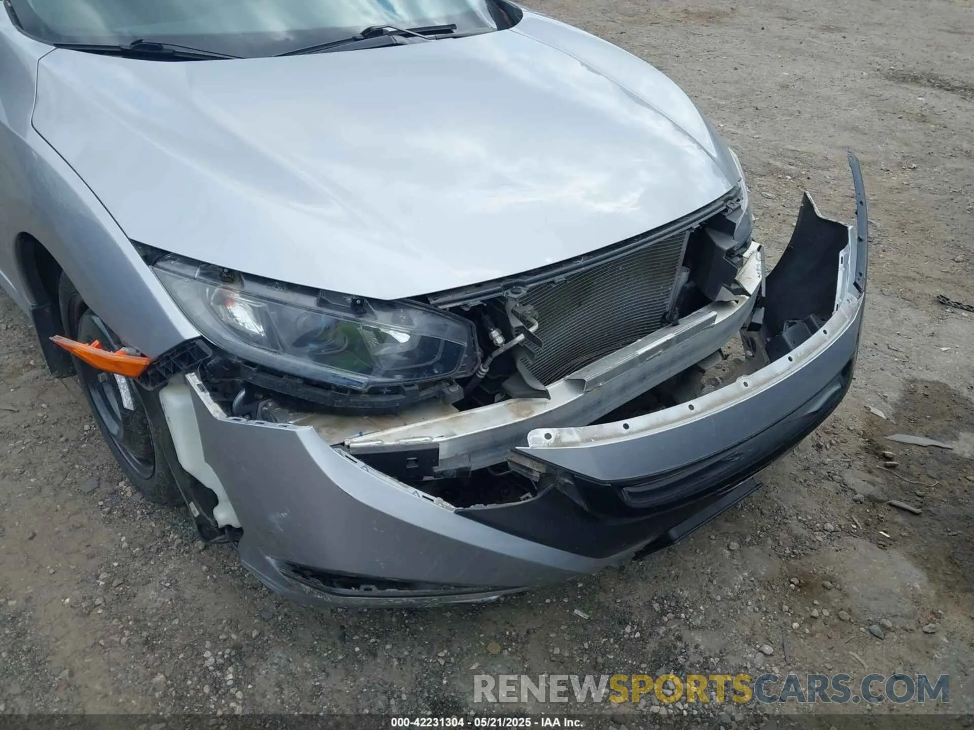 18 Photograph of a damaged car 2HGFC2F65KH548777 HONDA CIVIC 2019