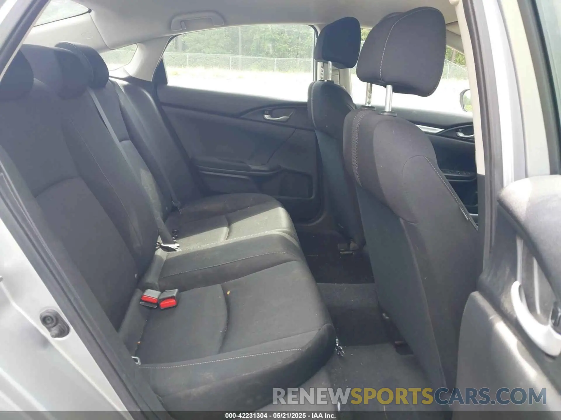 8 Photograph of a damaged car 2HGFC2F65KH548777 HONDA CIVIC 2019