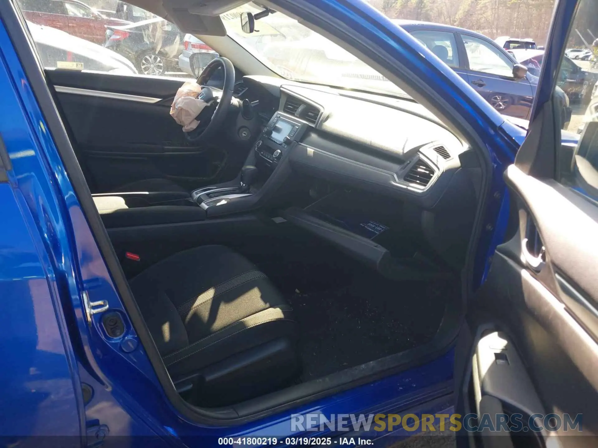 5 Photograph of a damaged car 2HGFC2F65KH561027 HONDA CIVIC 2019
