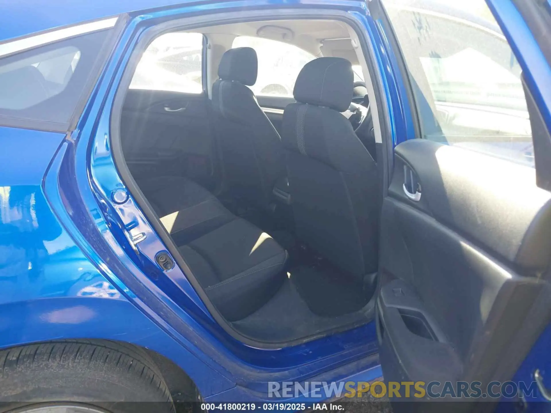 8 Photograph of a damaged car 2HGFC2F65KH561027 HONDA CIVIC 2019