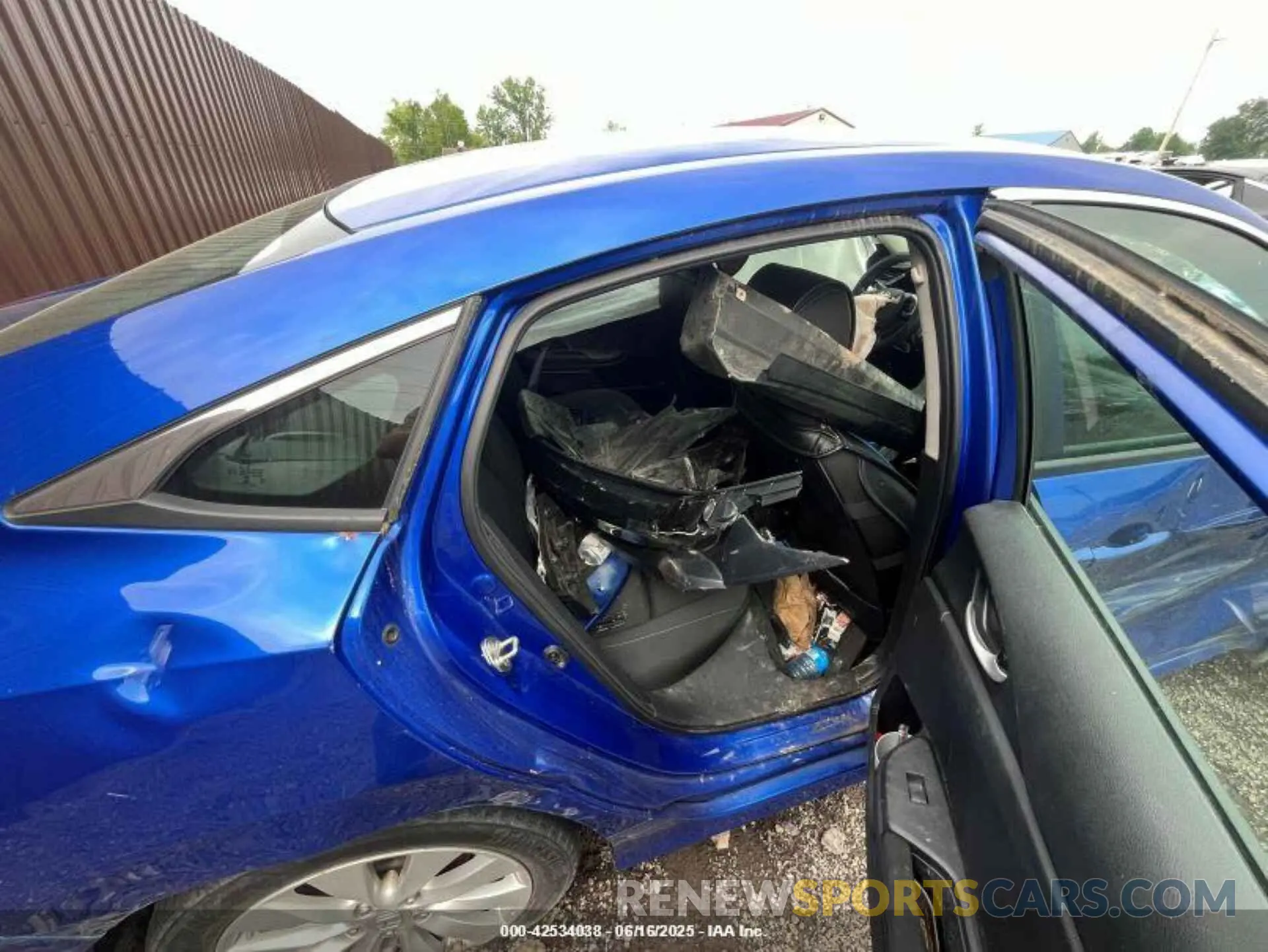 8 Photograph of a damaged car 2HGFC2F66KH520311 HONDA CIVIC 2019