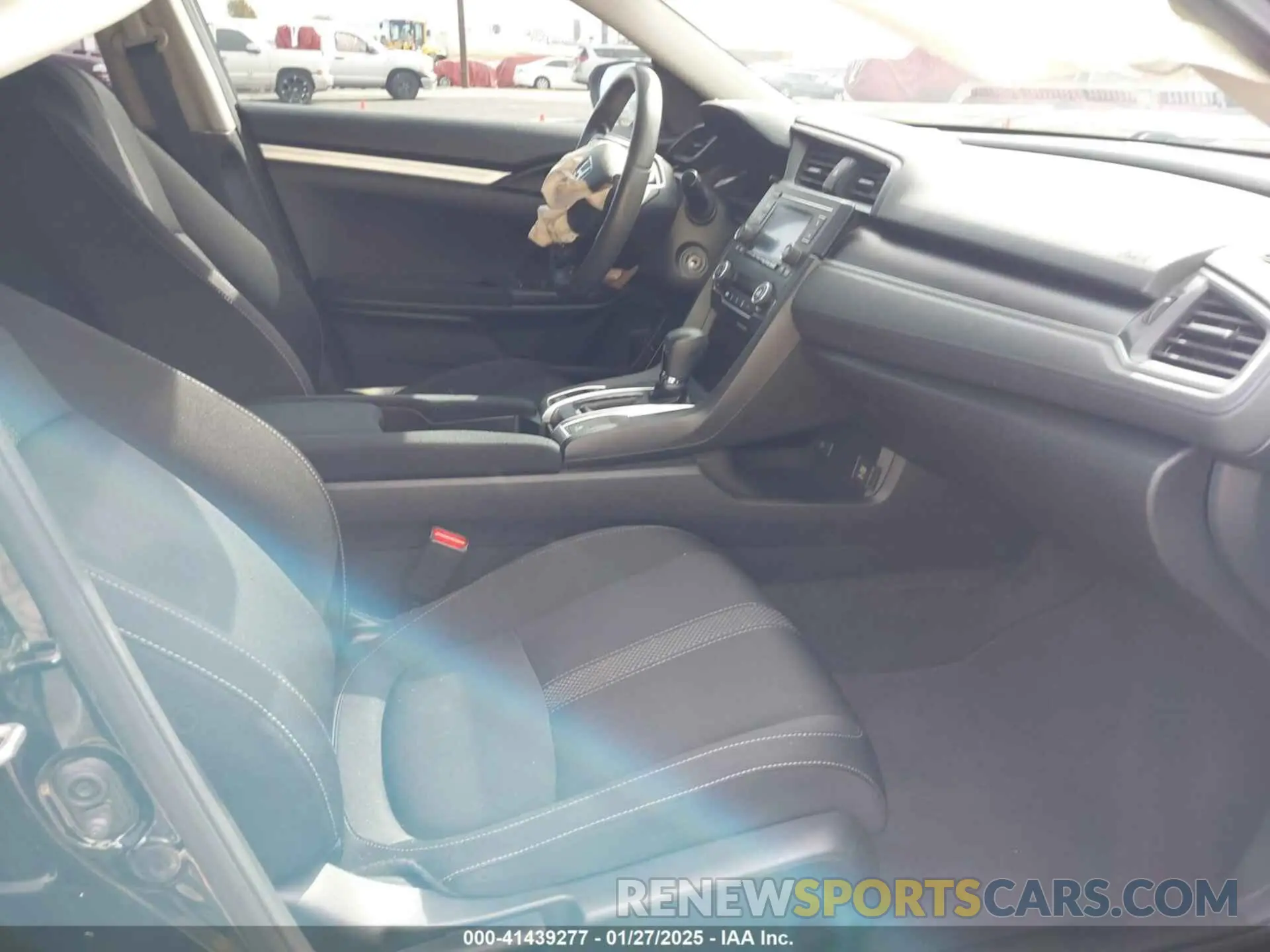 5 Photograph of a damaged car 2HGFC2F66KH529493 HONDA CIVIC 2019