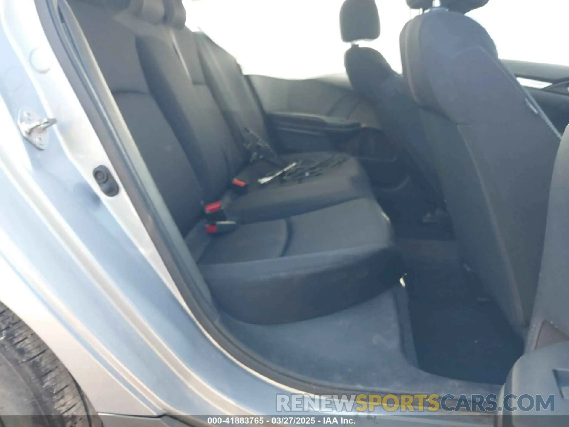 8 Photograph of a damaged car 2HGFC2F66KH543815 HONDA CIVIC 2019